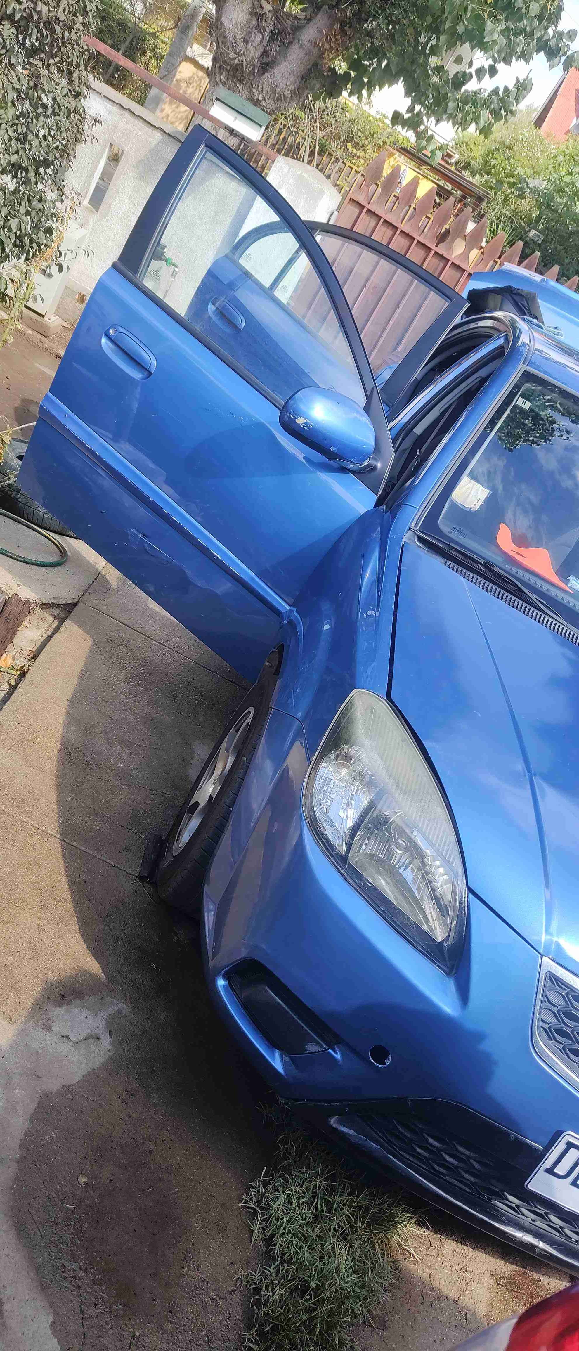 Kia rio sedán 2011 - miniatura 2