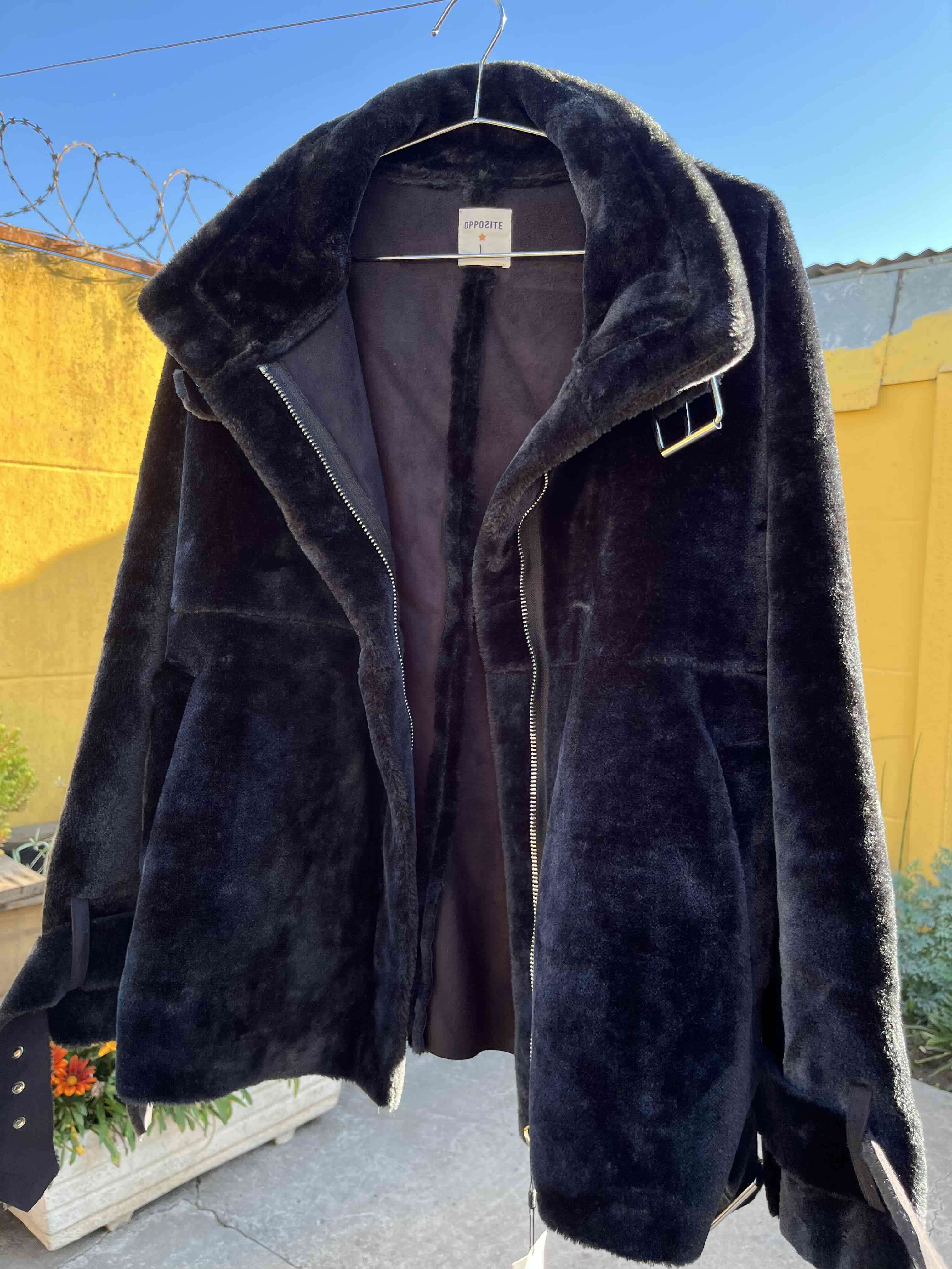 Chaqueta de piel sintética negra - miniatura 1