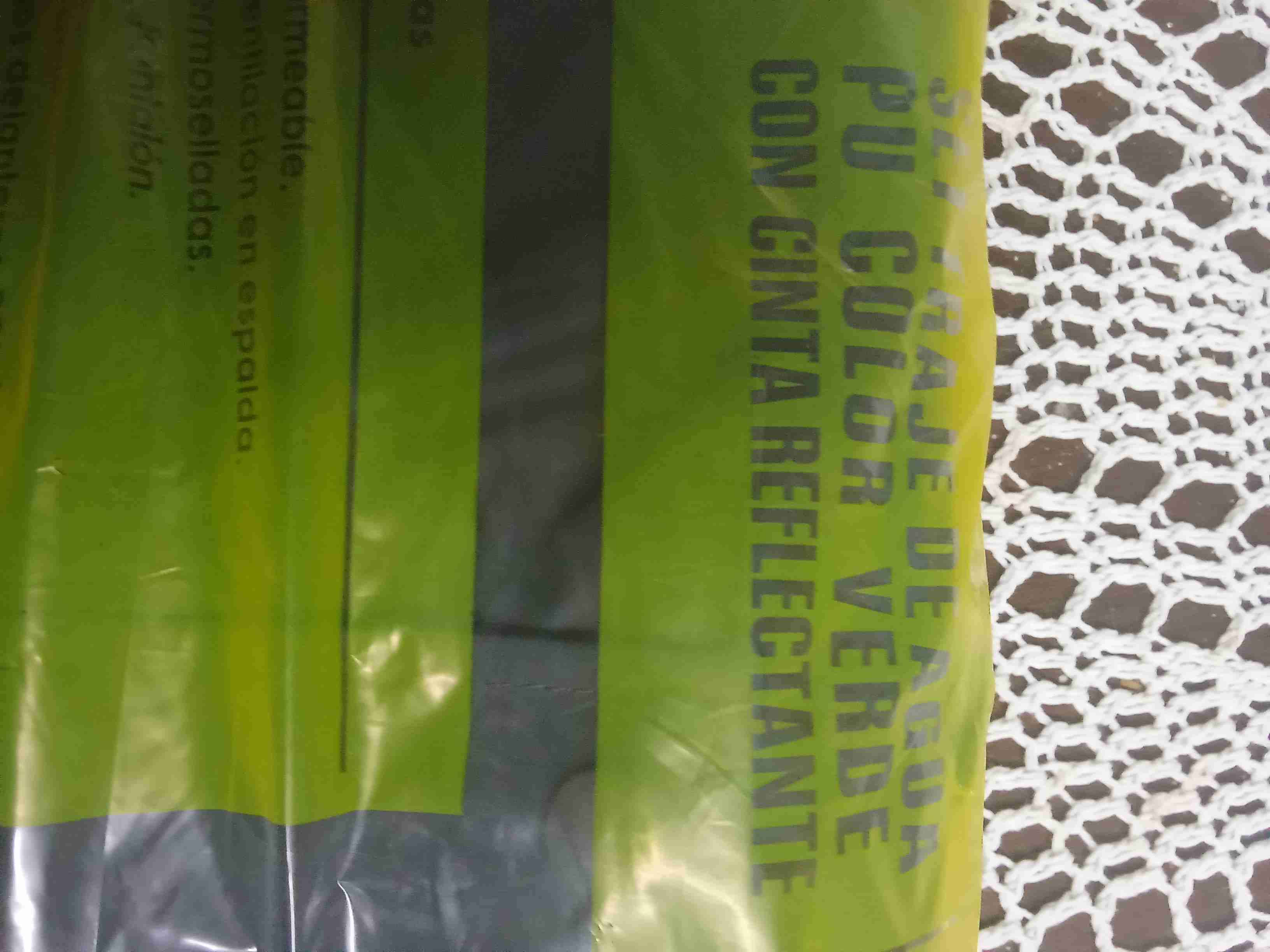 Set traje de agua color verde con cinta reflectant - miniatura 4