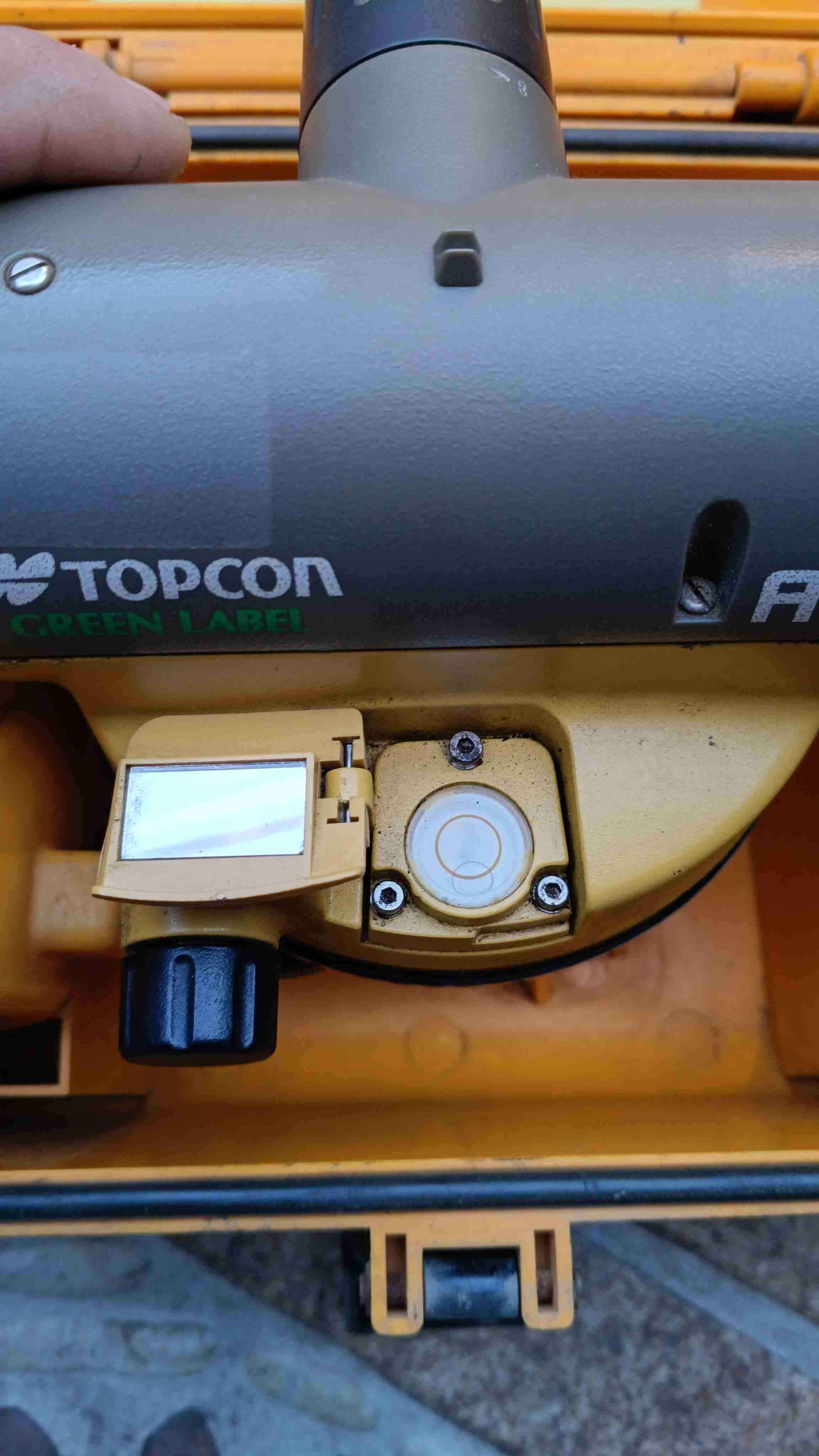 Nivel óptico AT-66 con estuche - miniatura 2