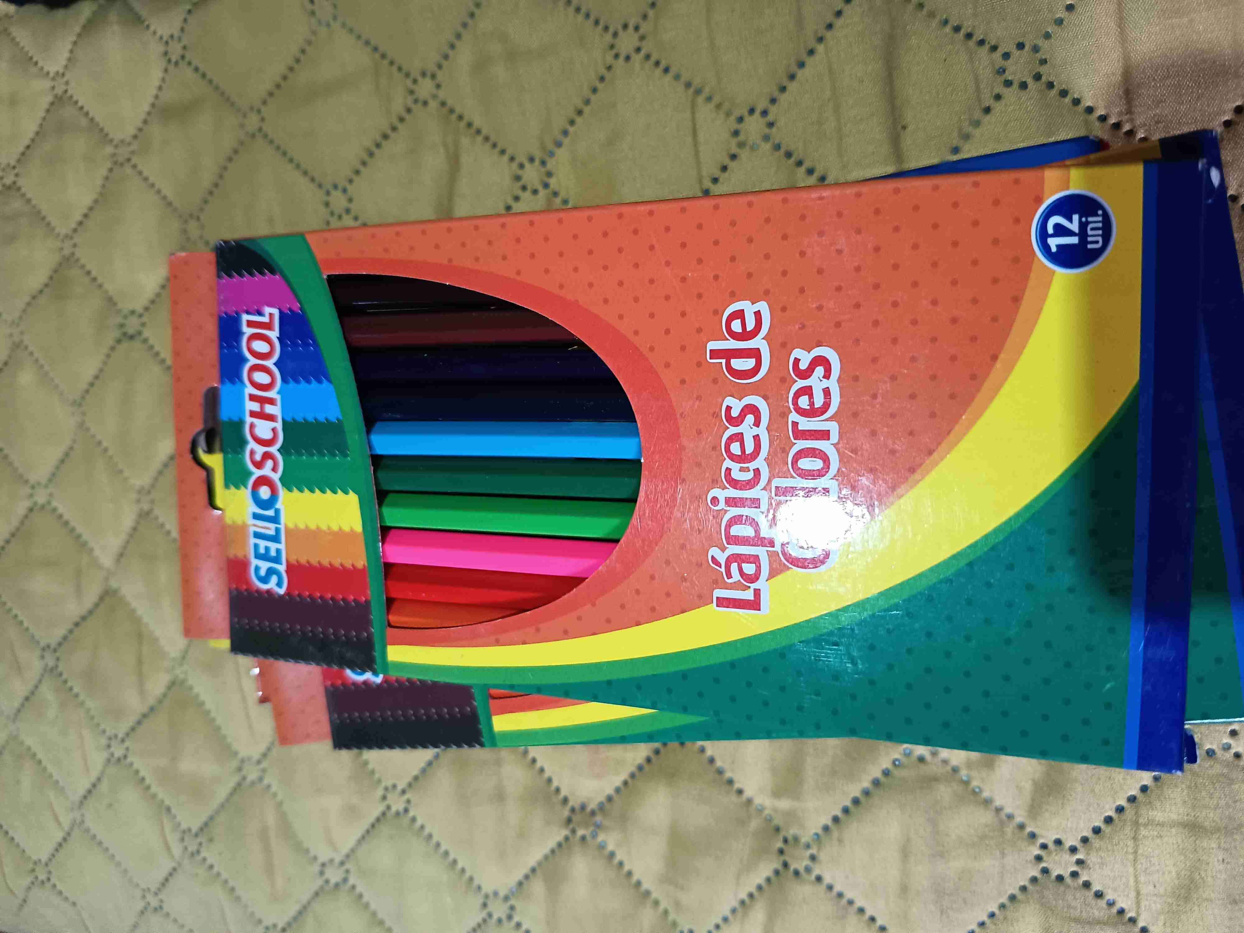 Lápices de colores y gráfitos - miniatura 1