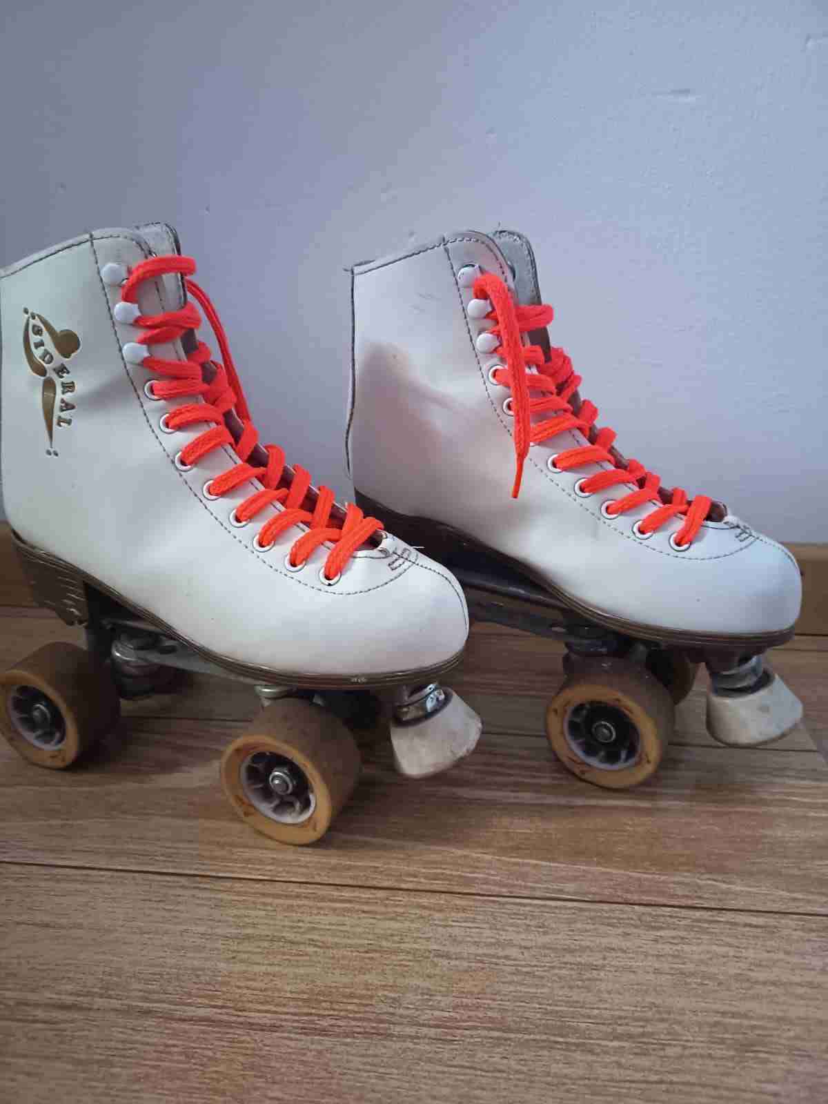 Patines de cuatro ruedas blanco - miniatura 1