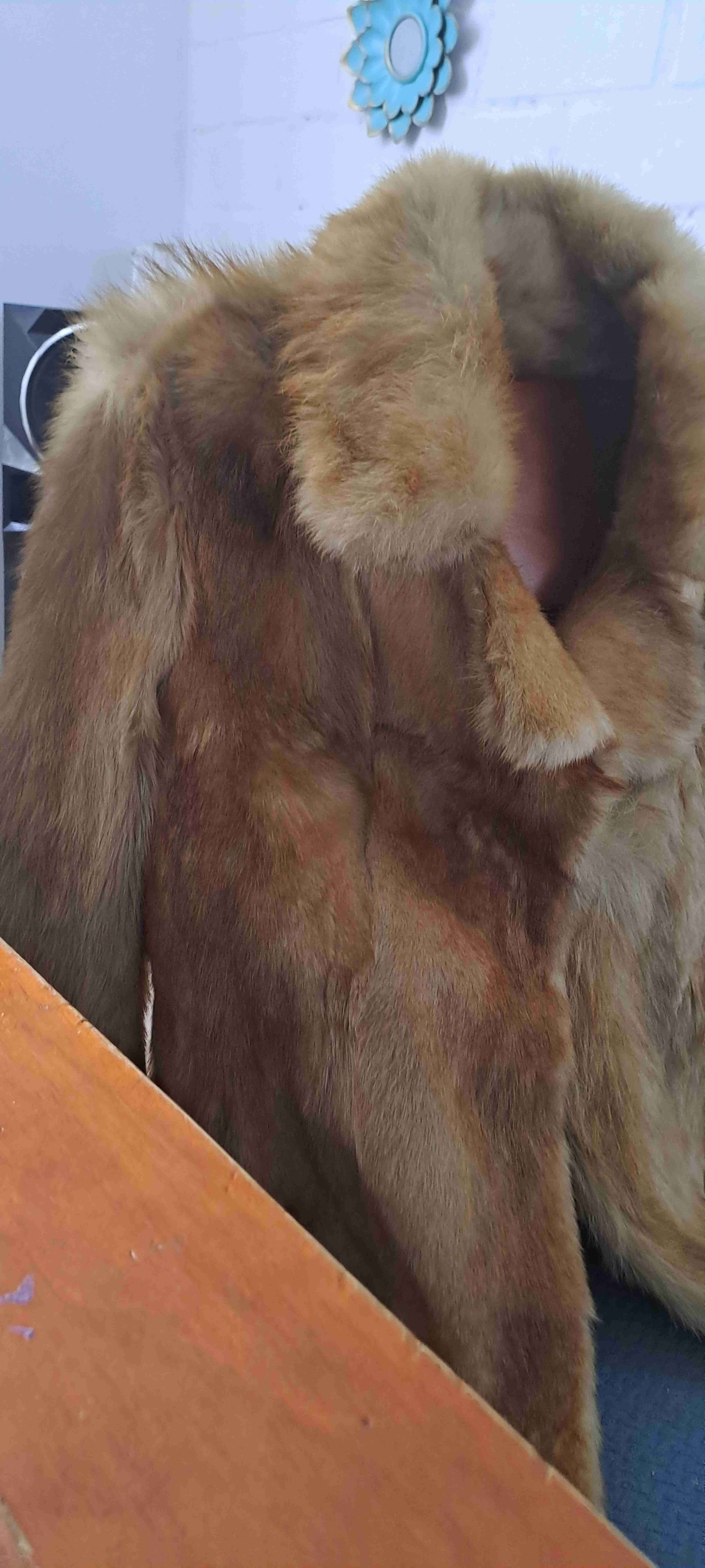 Abrigo de piel marrón claro - miniatura 3