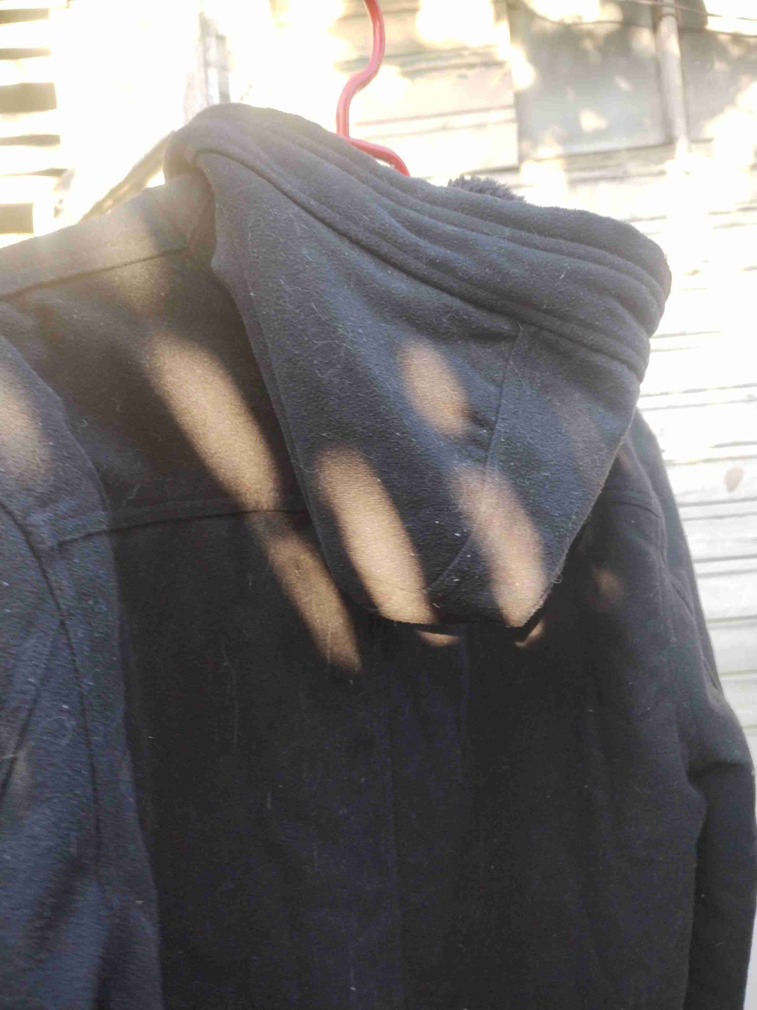 Chaqueta de hombre negra con capucha - miniatura 1