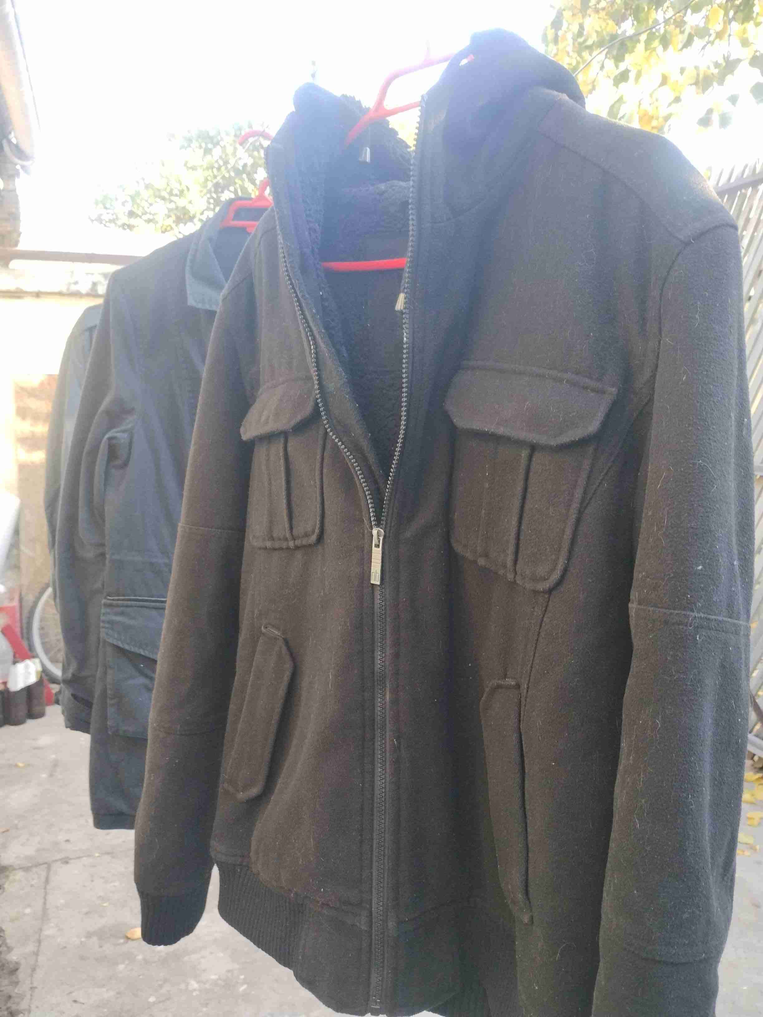 Chaqueta de hombre negra con capucha - miniatura 3