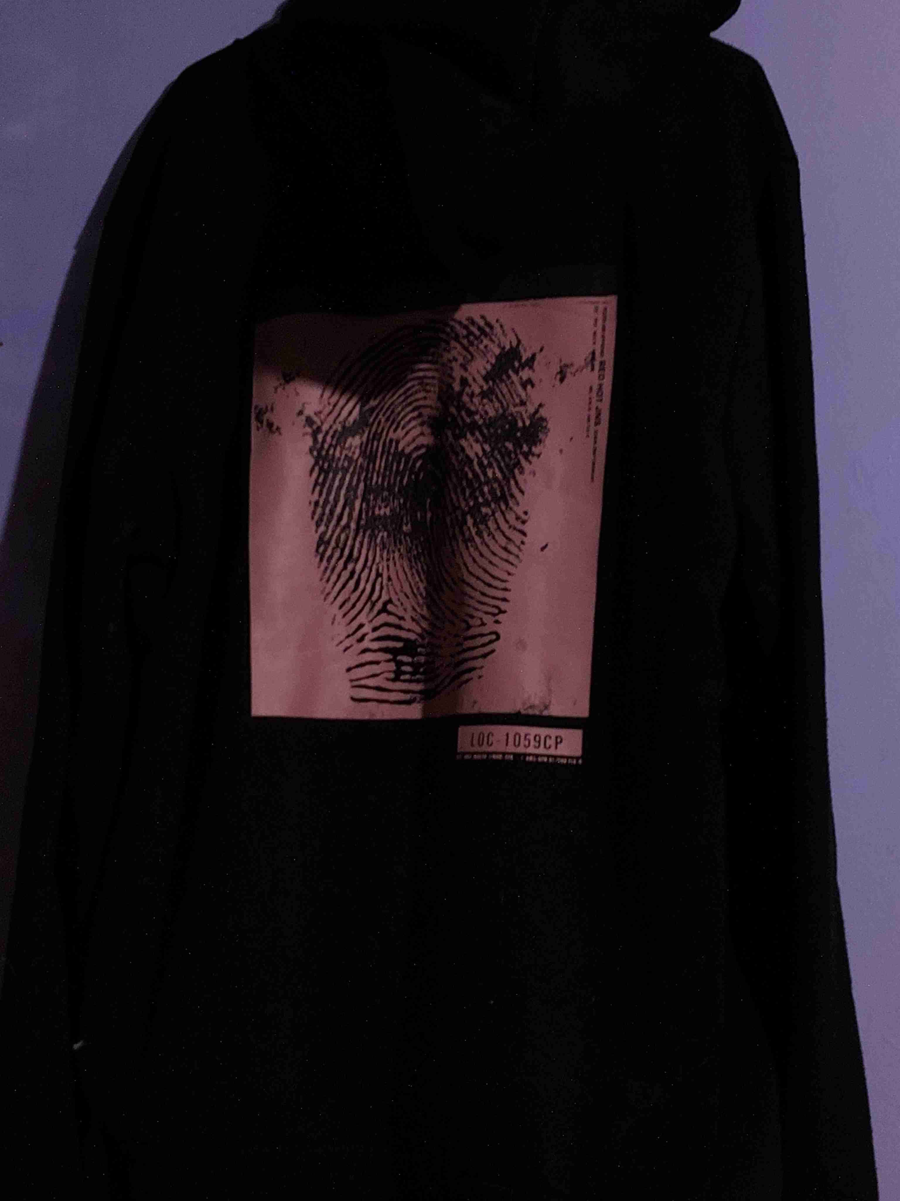 Polerón negro con capucha - miniatura 3