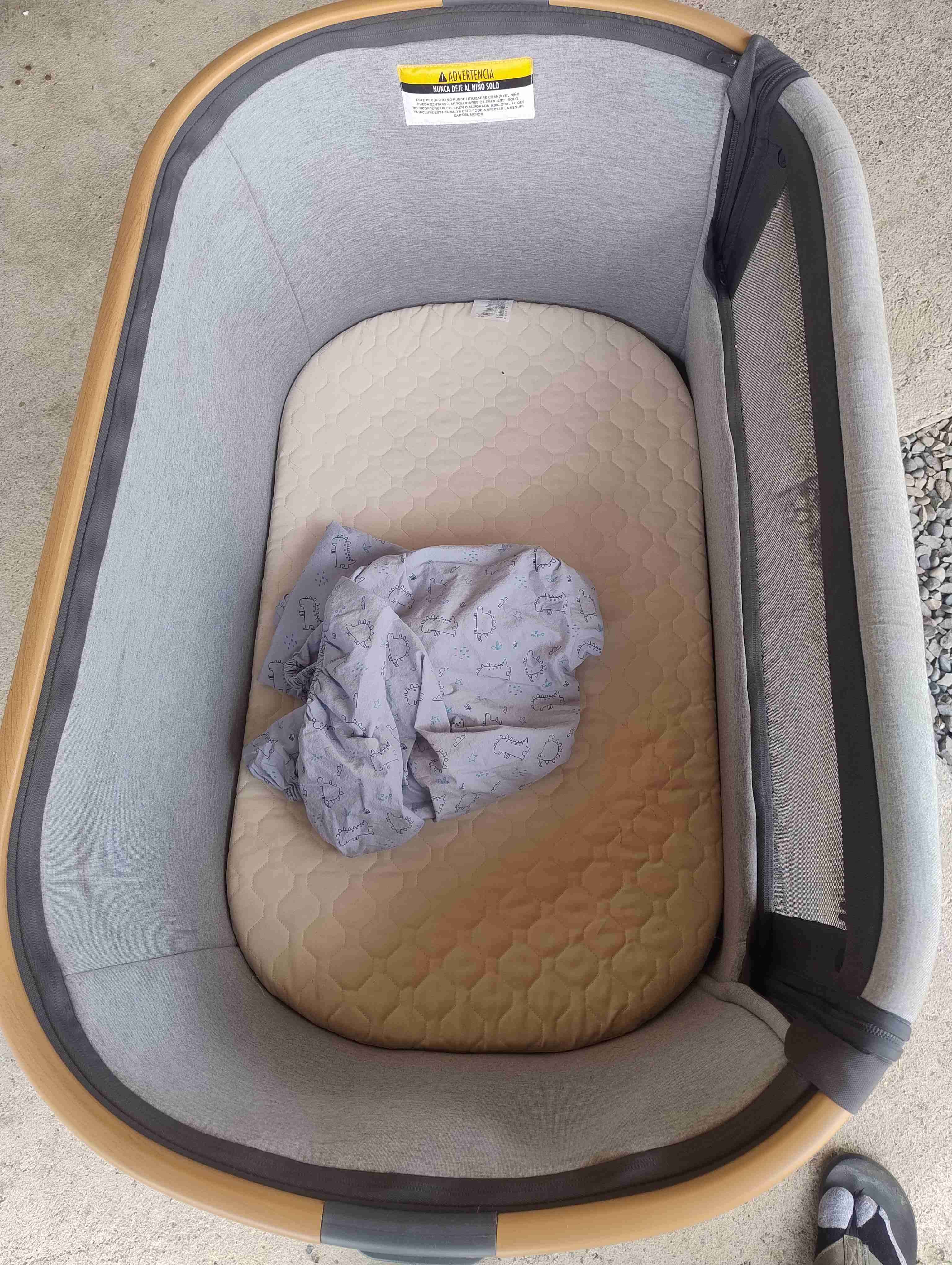 Cuna gris para bebé - miniatura 1