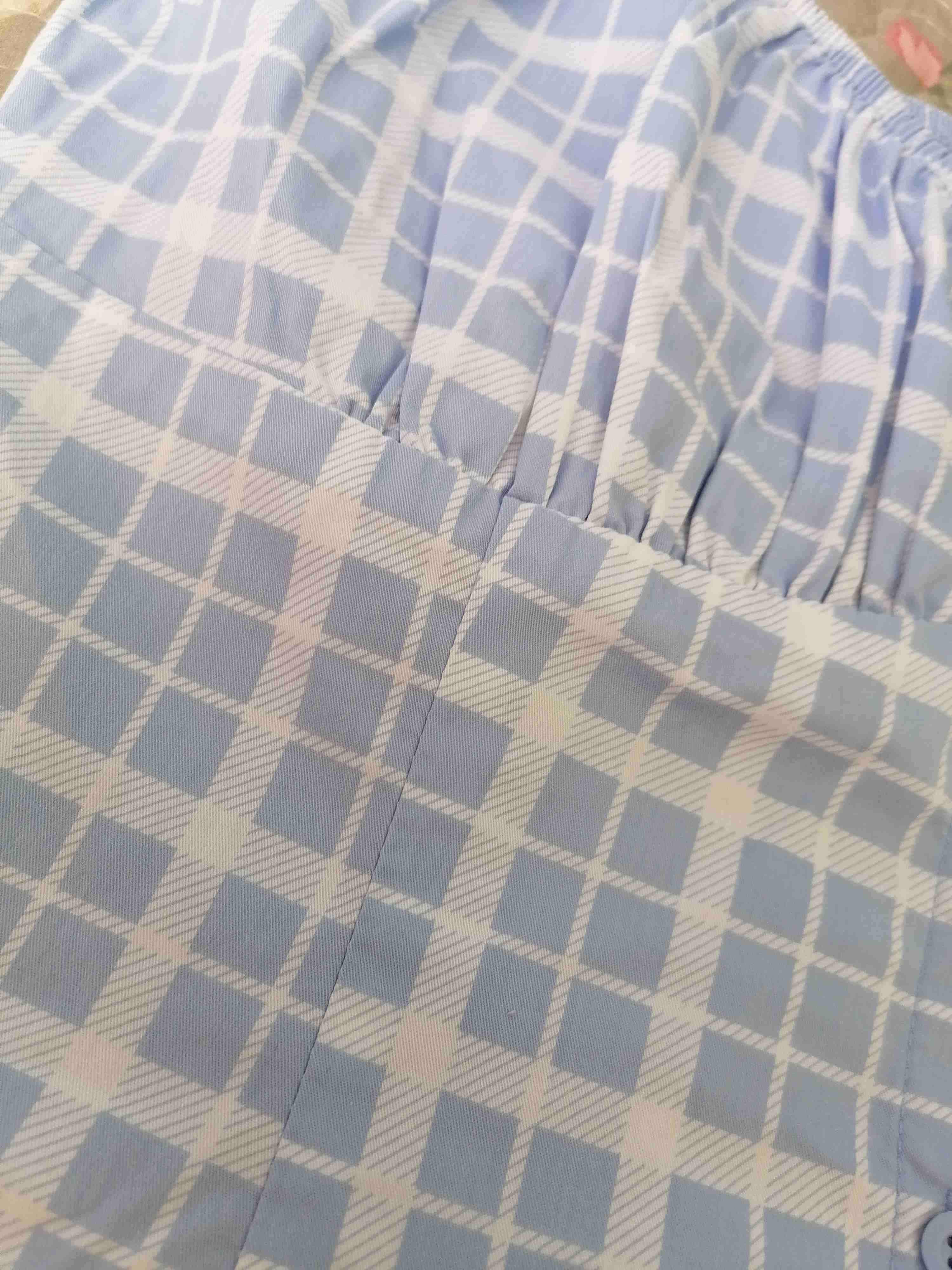 Blusa azul a cuadros con volantes - miniatura 3