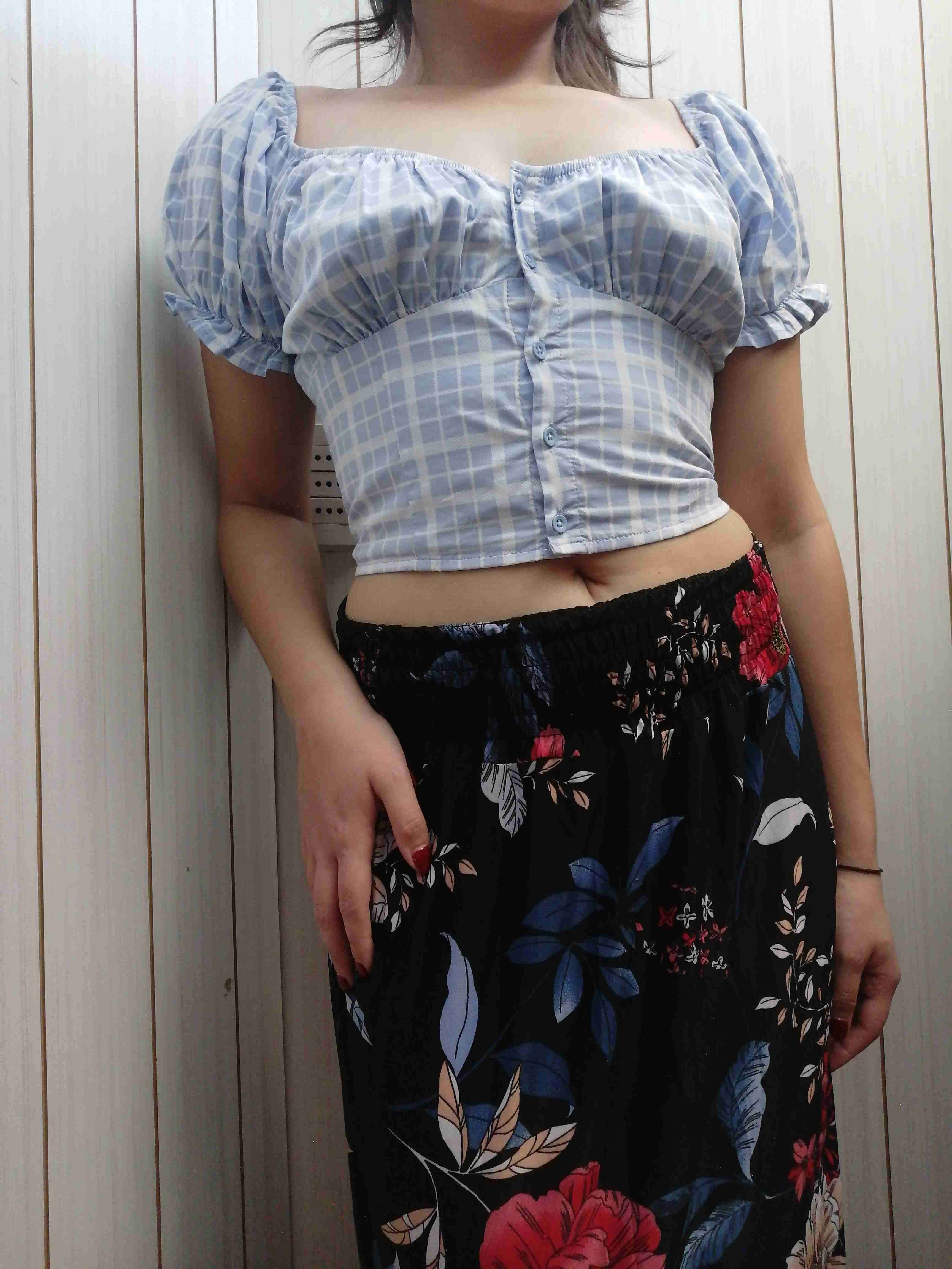 Blusa azul a cuadros con volantes - miniatura 4