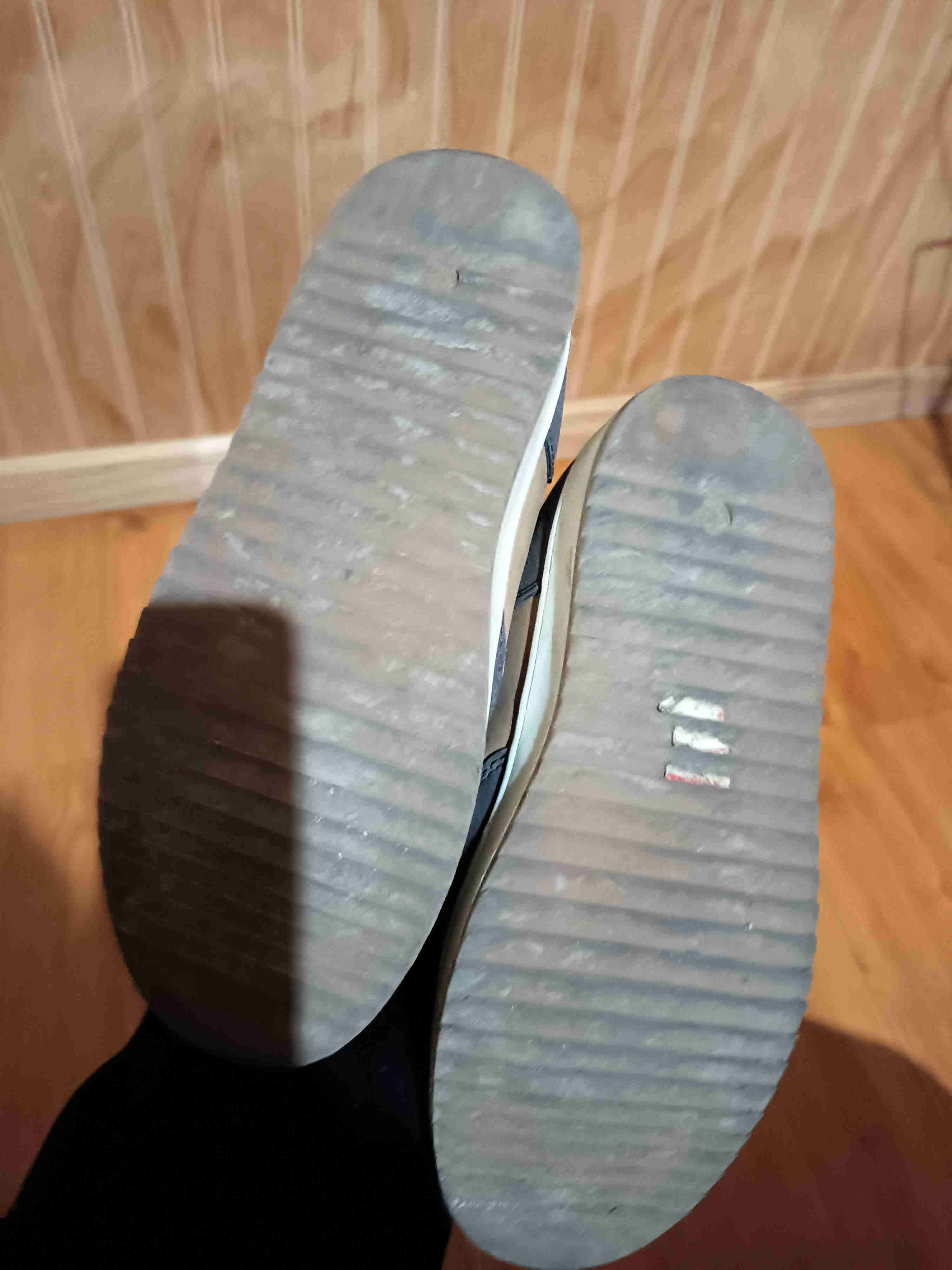 Zapatillas infantiles beige y negras - miniatura 3