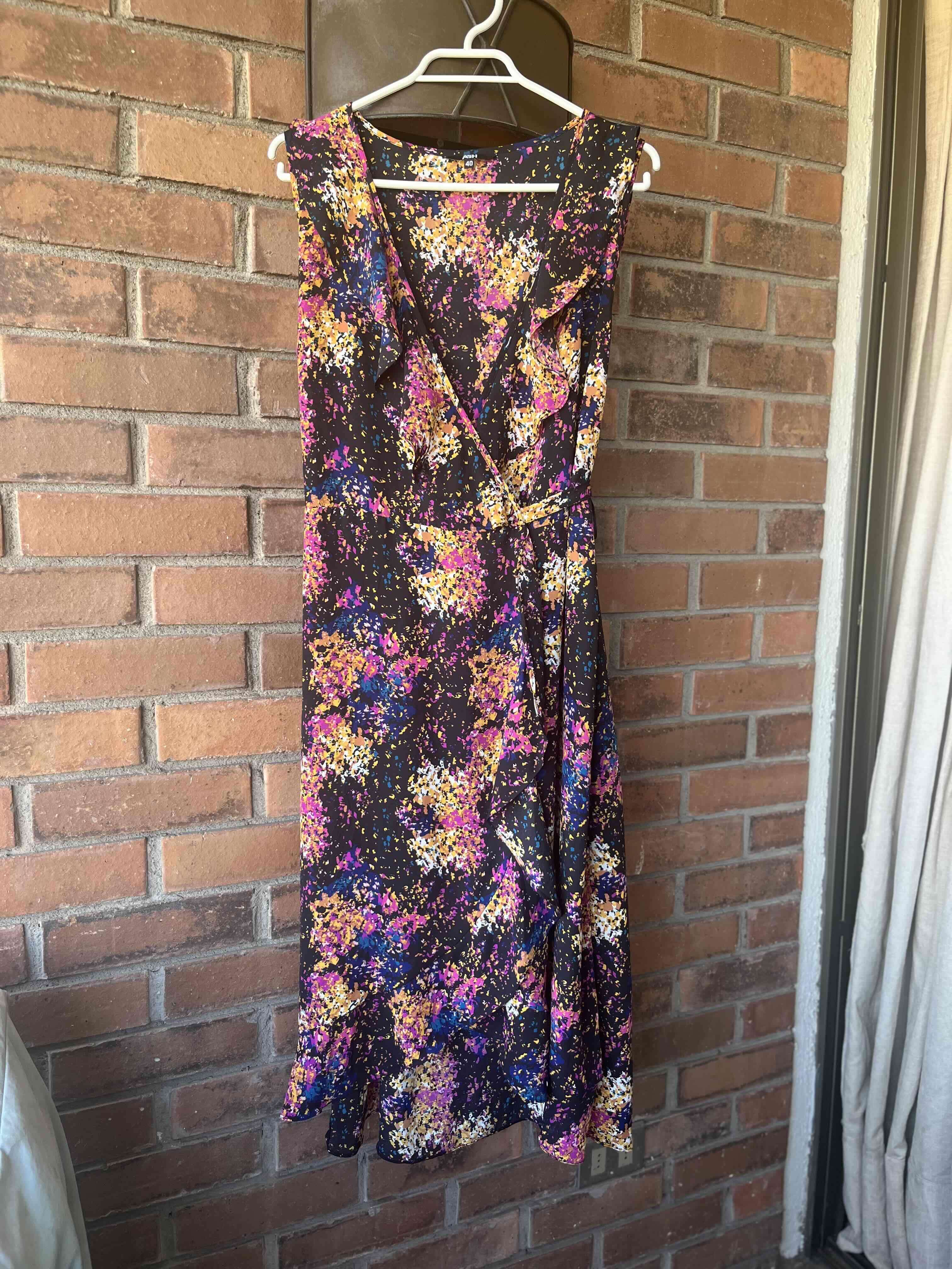 Vestido floral colorido sin mangas - miniatura 1