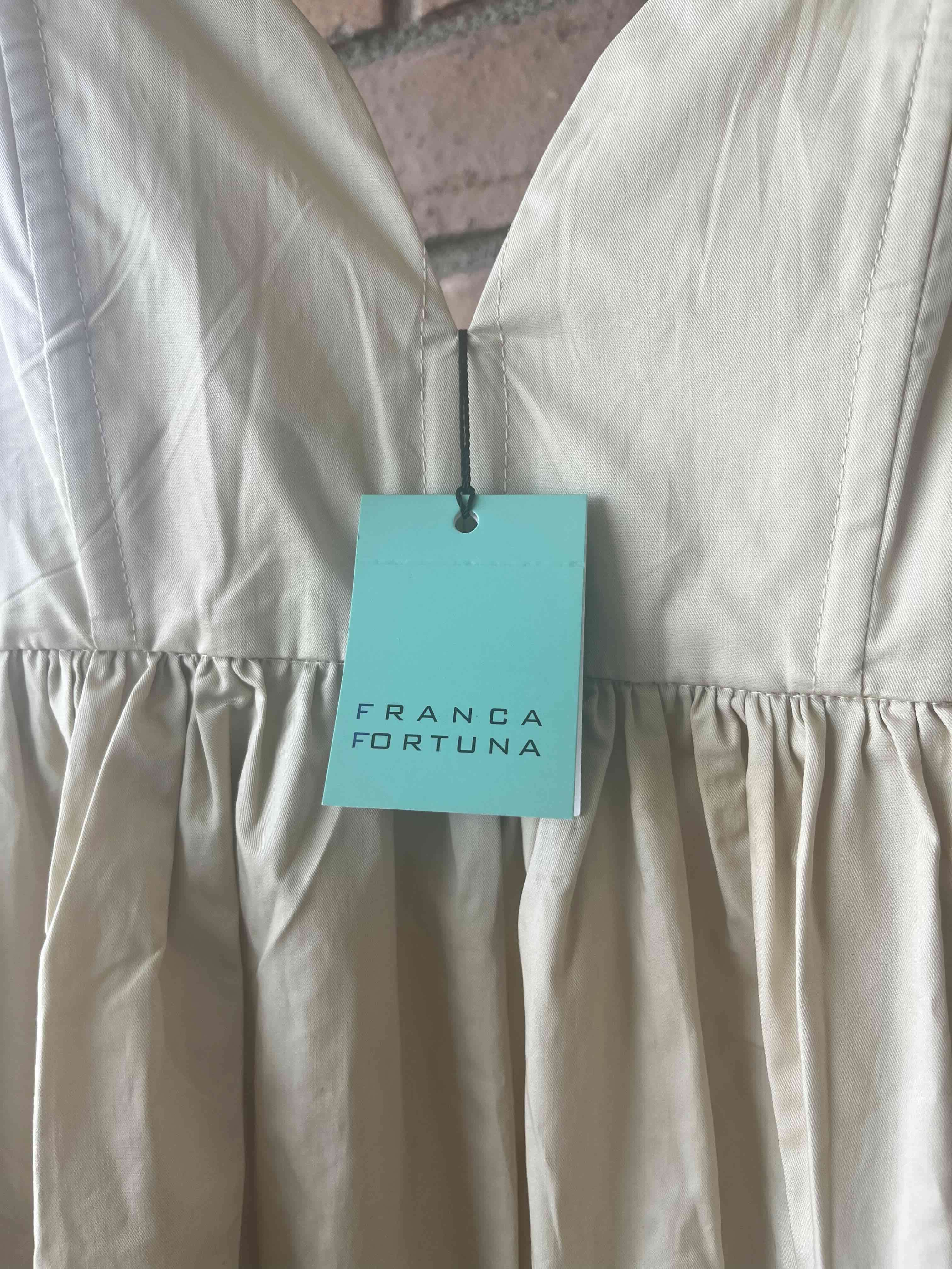 Vestido beige con etiqueta nueva - miniatura 1