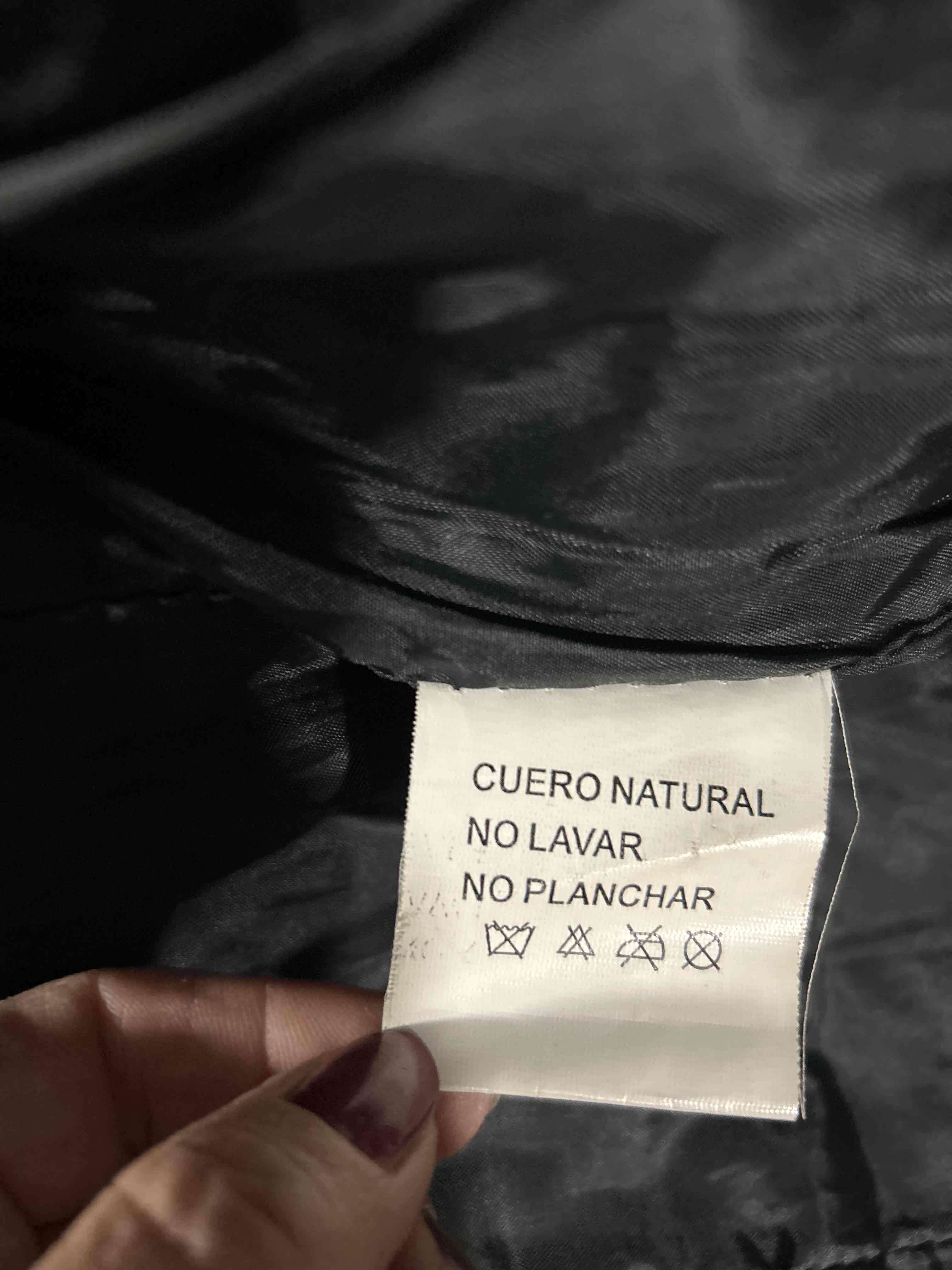 Chaqueta de cuero negra - miniatura 3