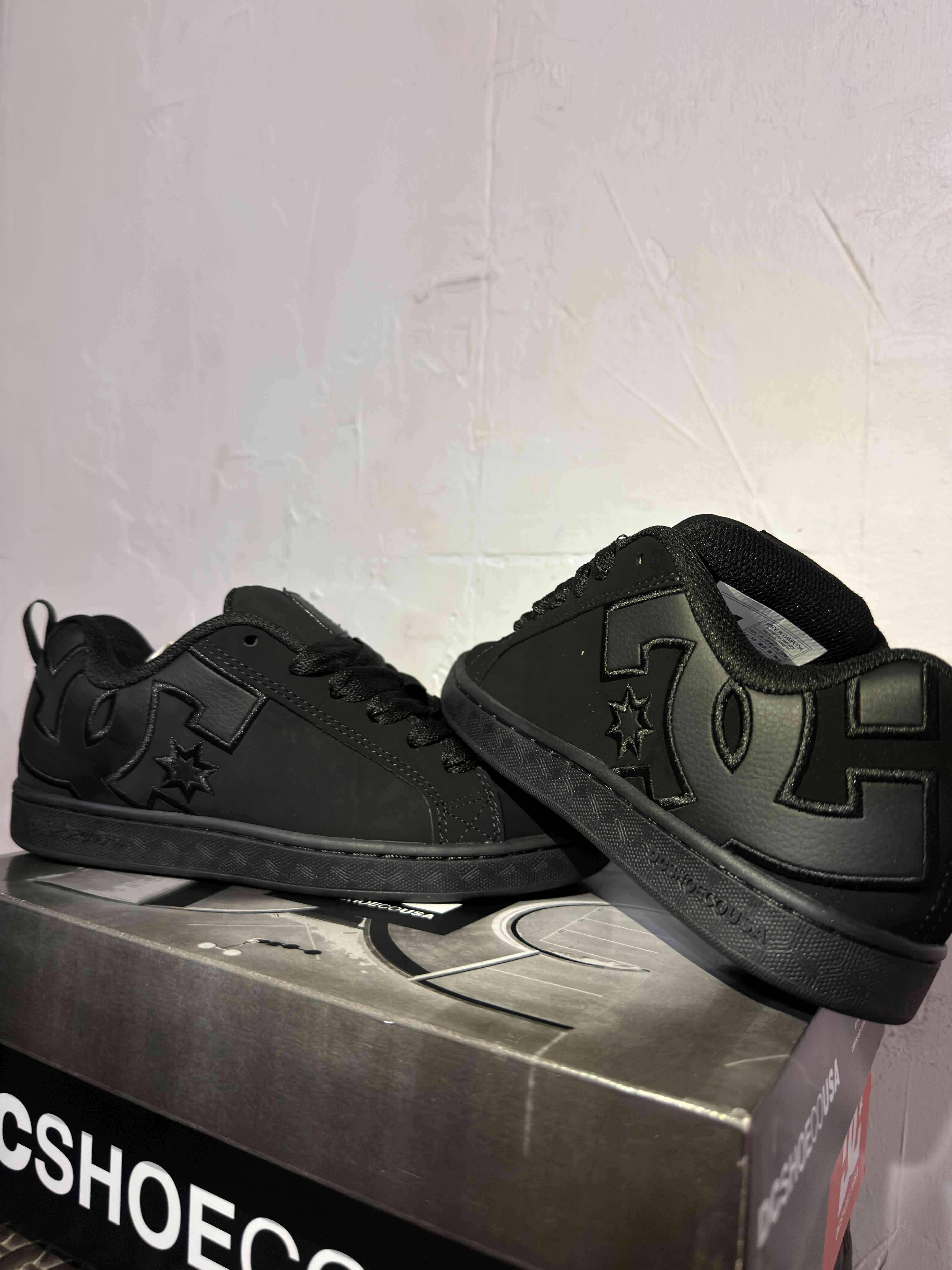 Zapatillas negras DC - miniatura 1