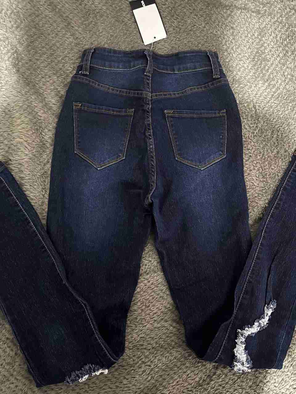 Jeans rasgados azul fashion nova - miniatura 2