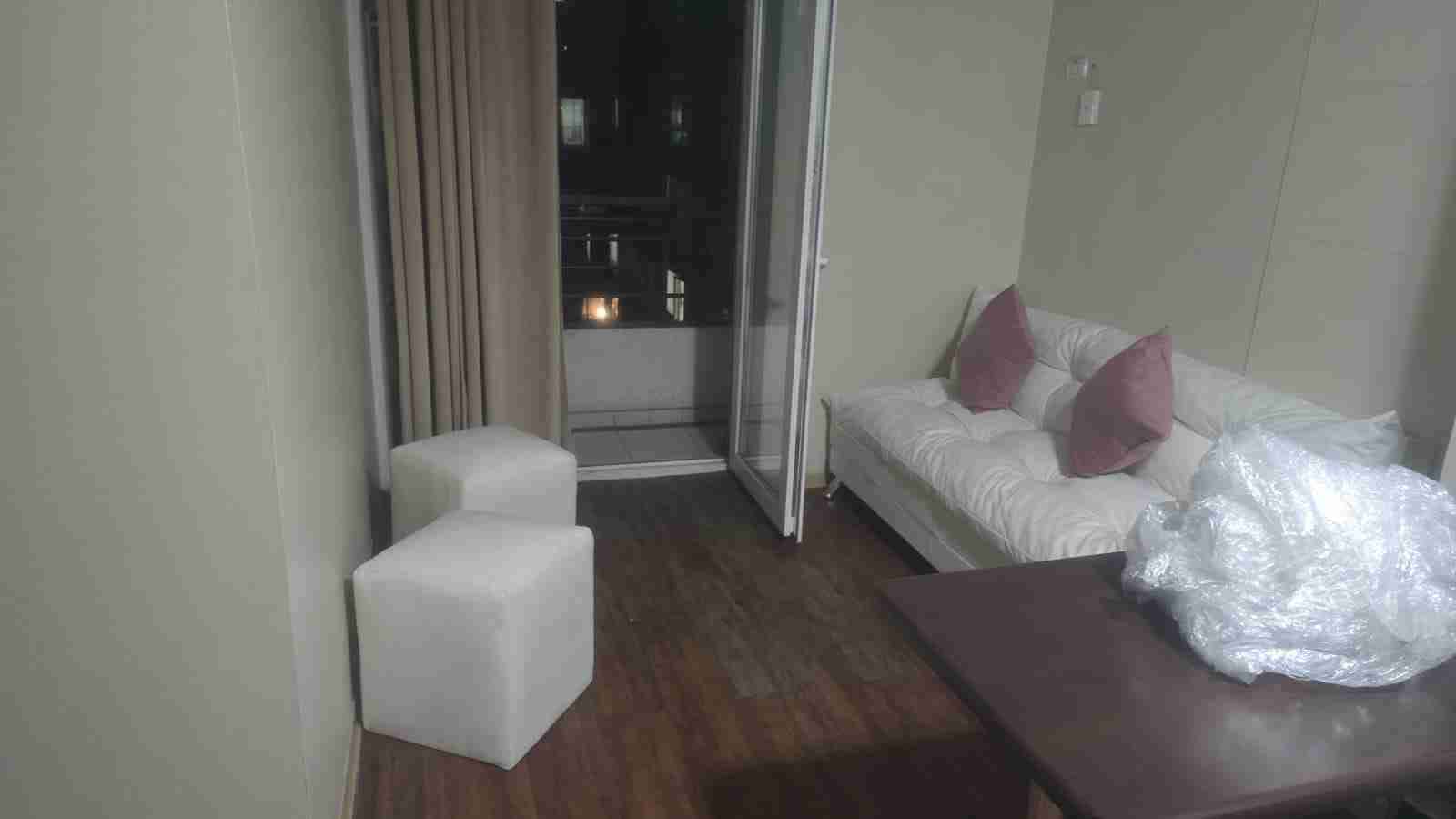 Sofá cama blanco moderno - miniatura 3