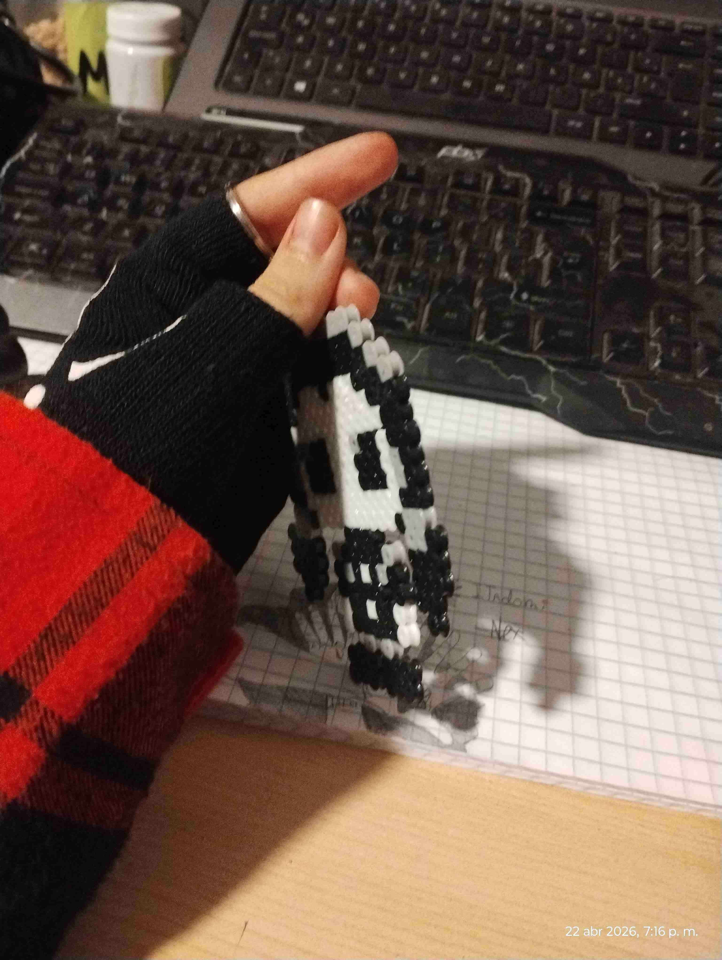 Llavero figura en pixel art - miniatura 3