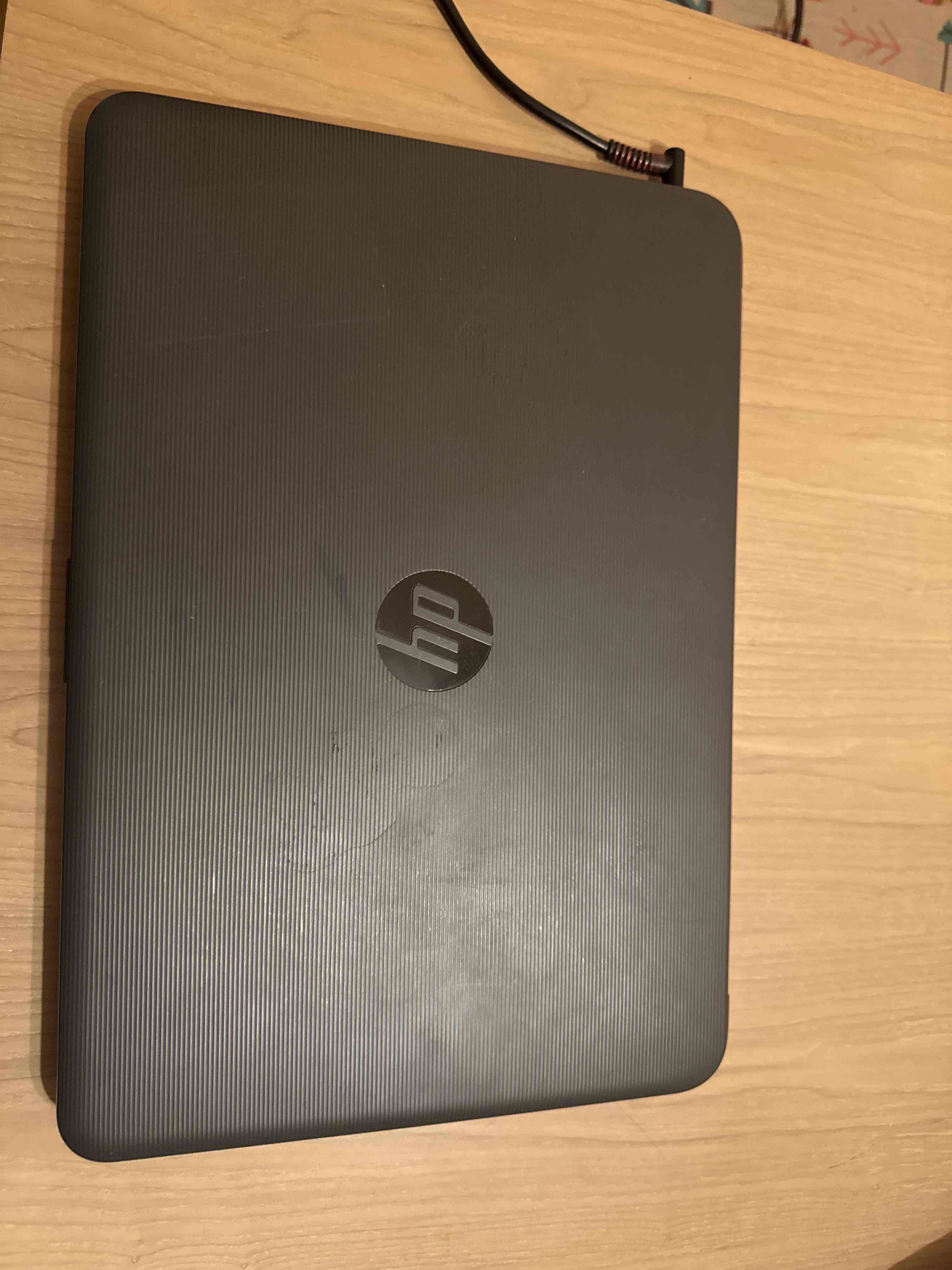 Notebook HP pantalla 15 pulgadas modelo HP240g5 - miniatura 2