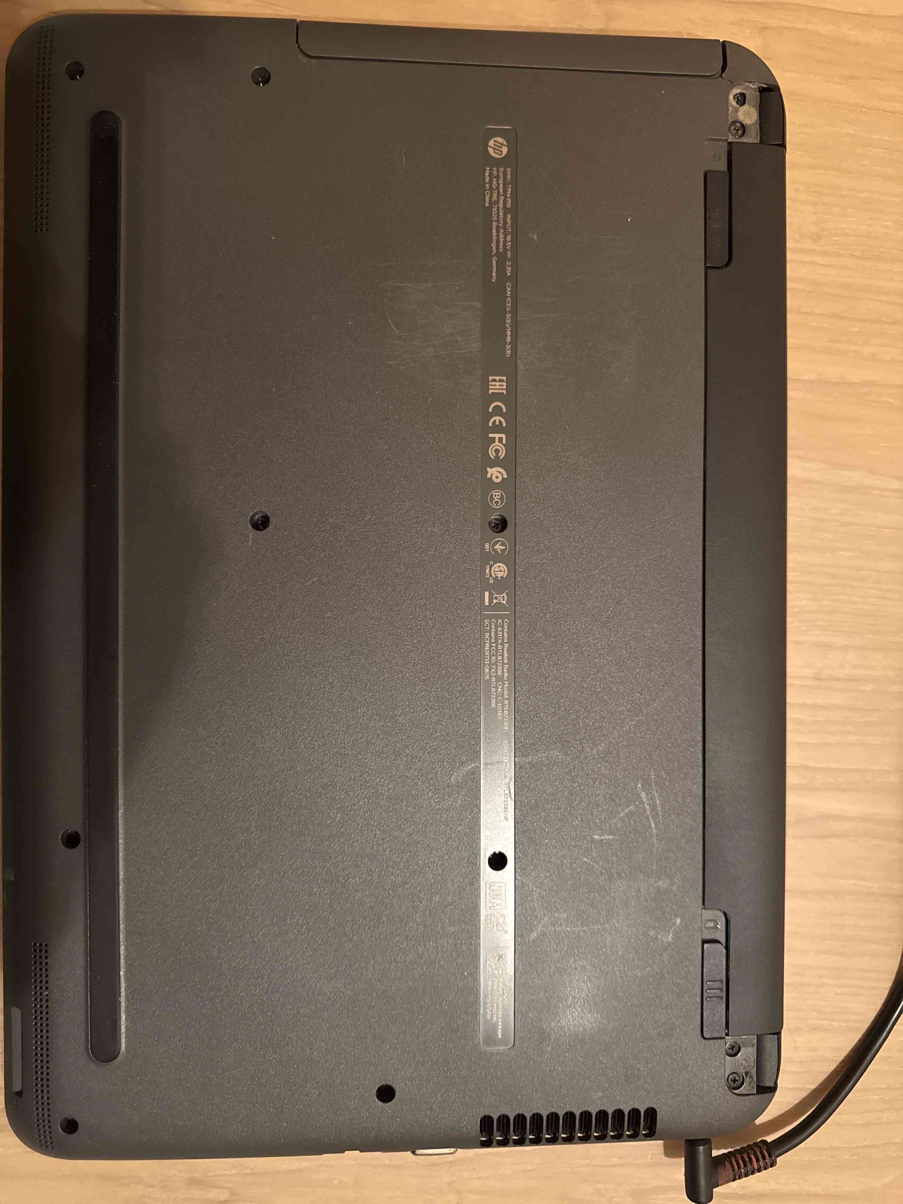 Notebook HP pantalla 15 pulgadas modelo HP240g5 - miniatura 3