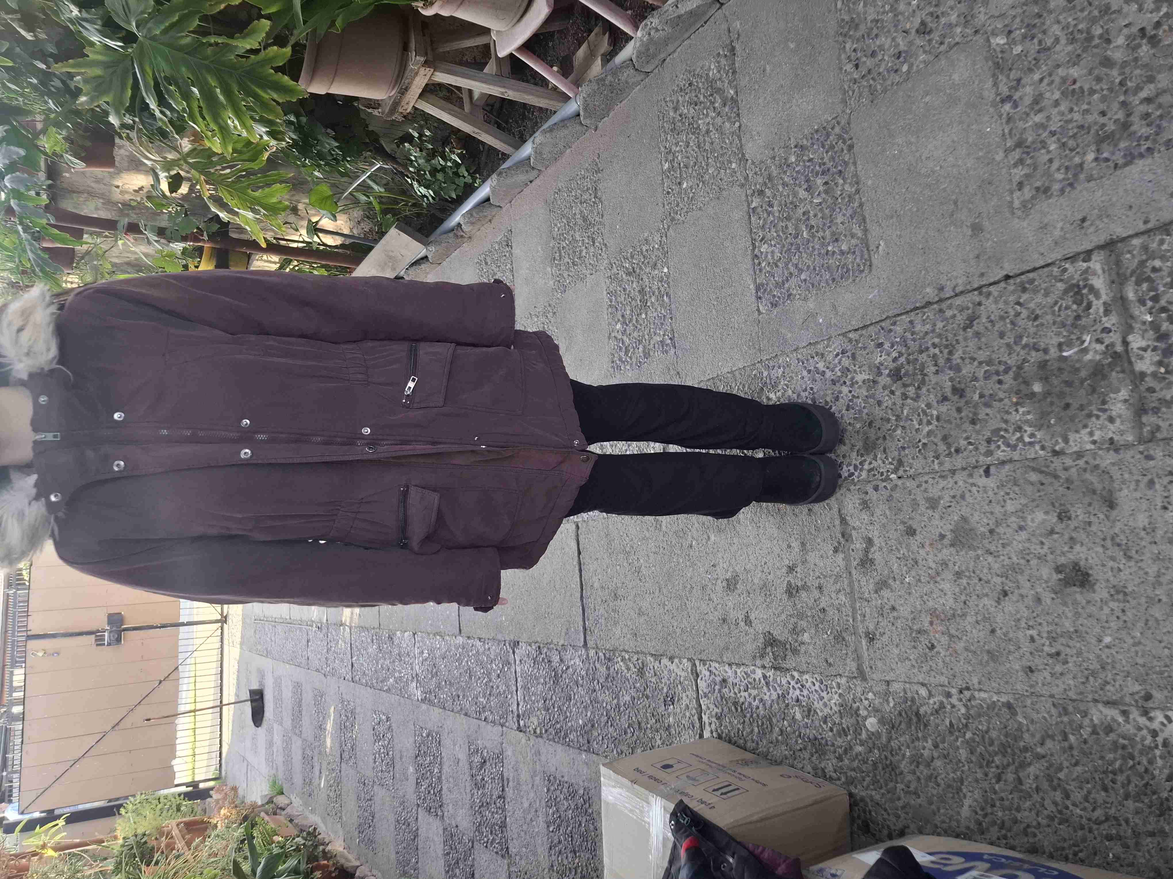 Parka con capucha de invierno - miniatura 1