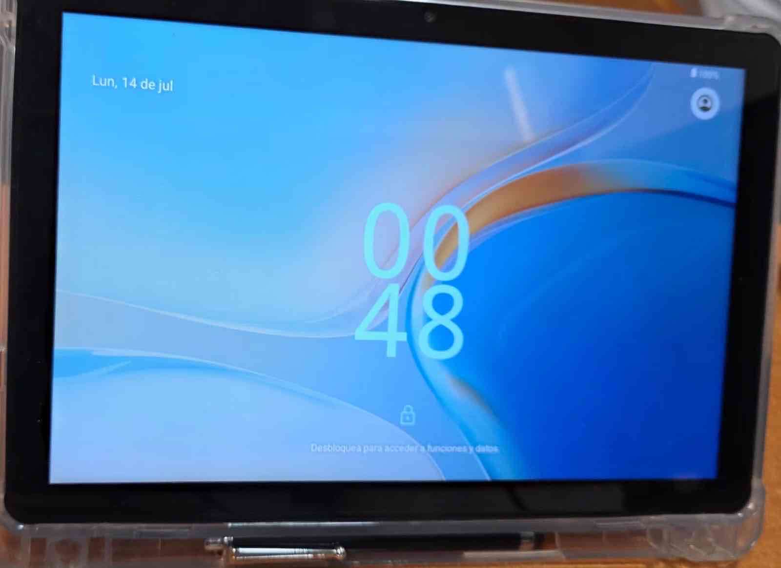 Tablet con funda protectora - miniatura 2