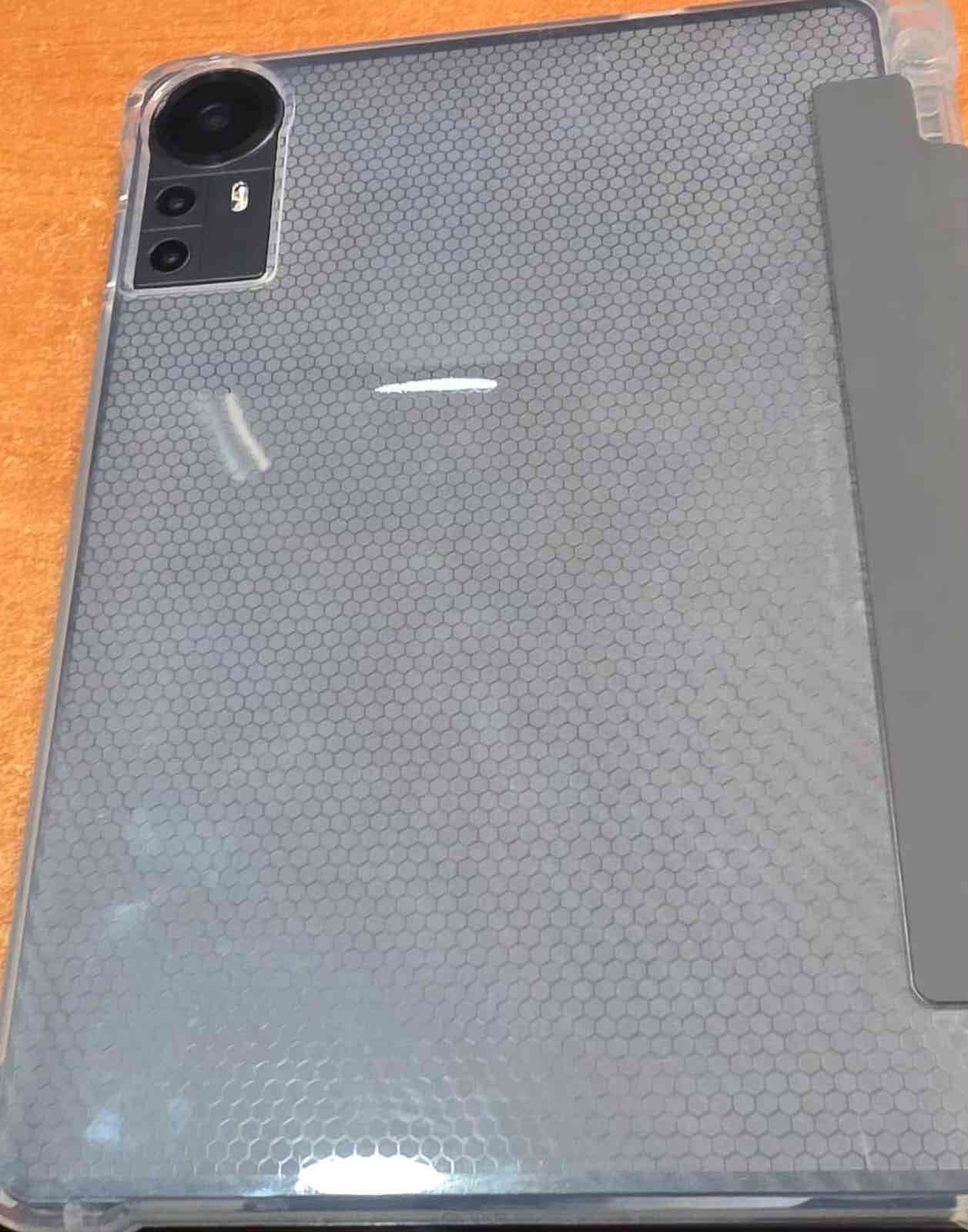 Tablet con funda protectora - miniatura 4