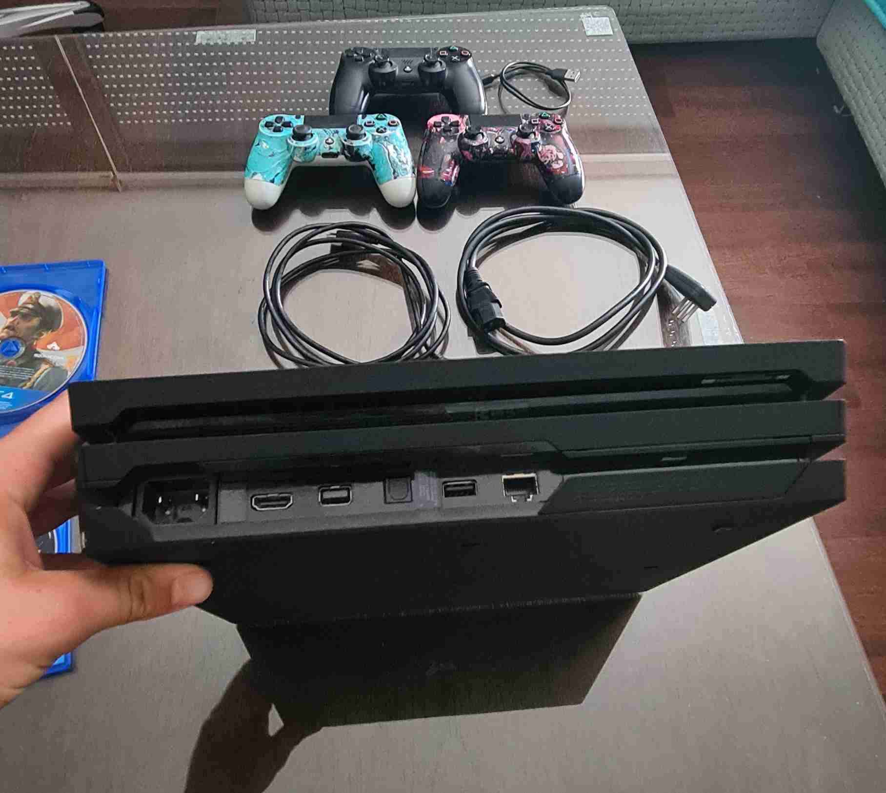 Consola PS4pro con juegos - miniatura 2