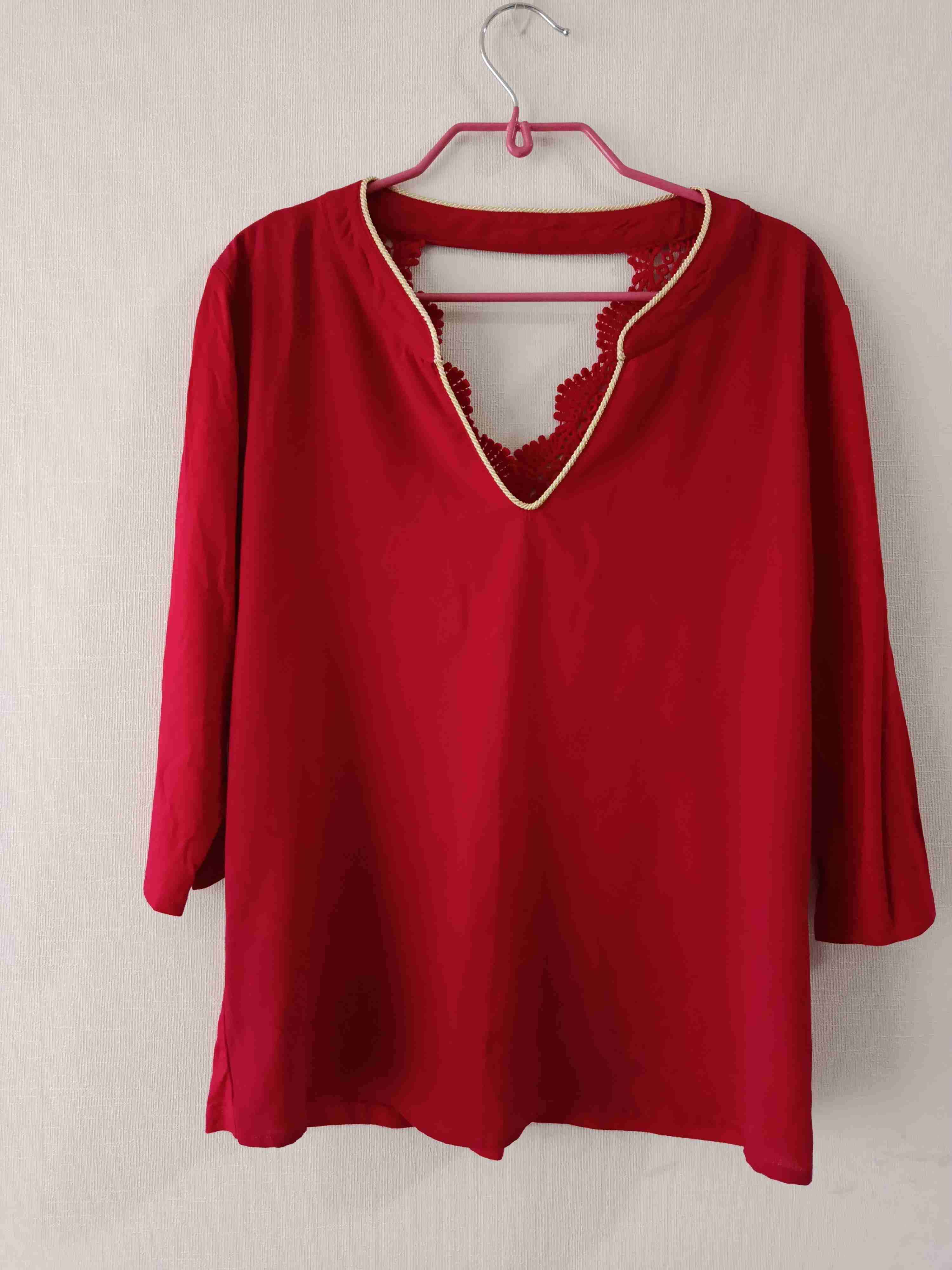 Blusa roja con encaje - miniatura 2