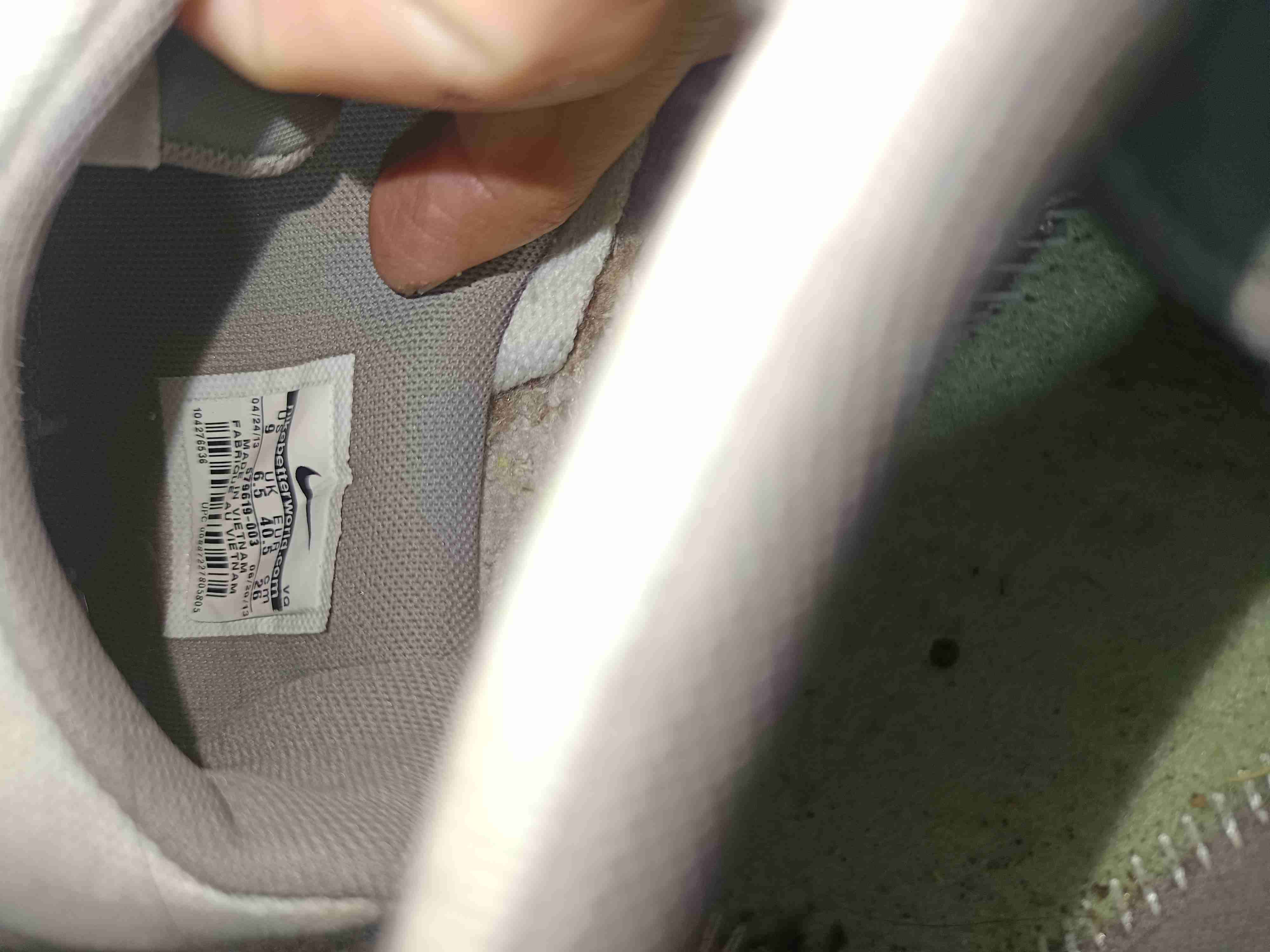 Zapatillas grises con logo verde - miniatura 4