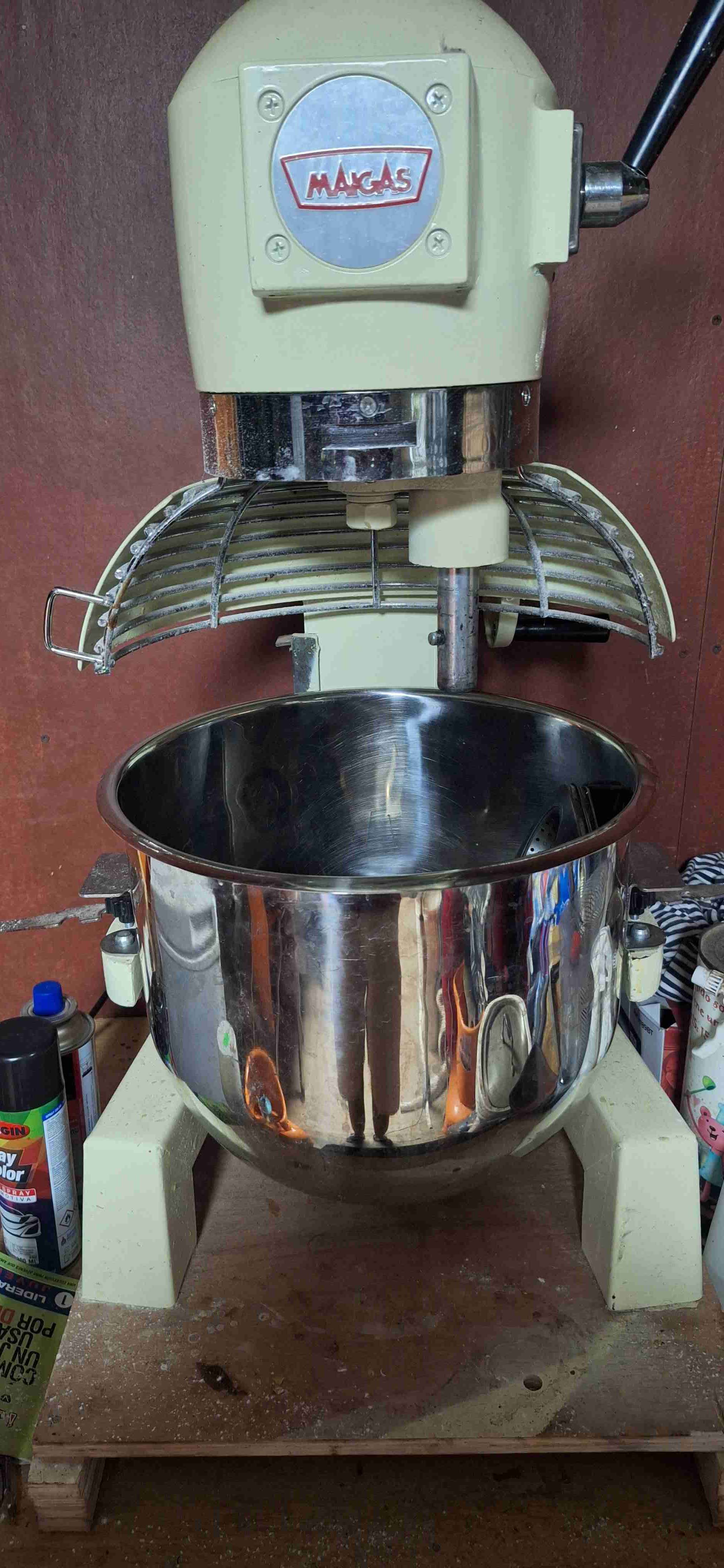Batidora industrial Maigas 20 Litros - miniatura 1