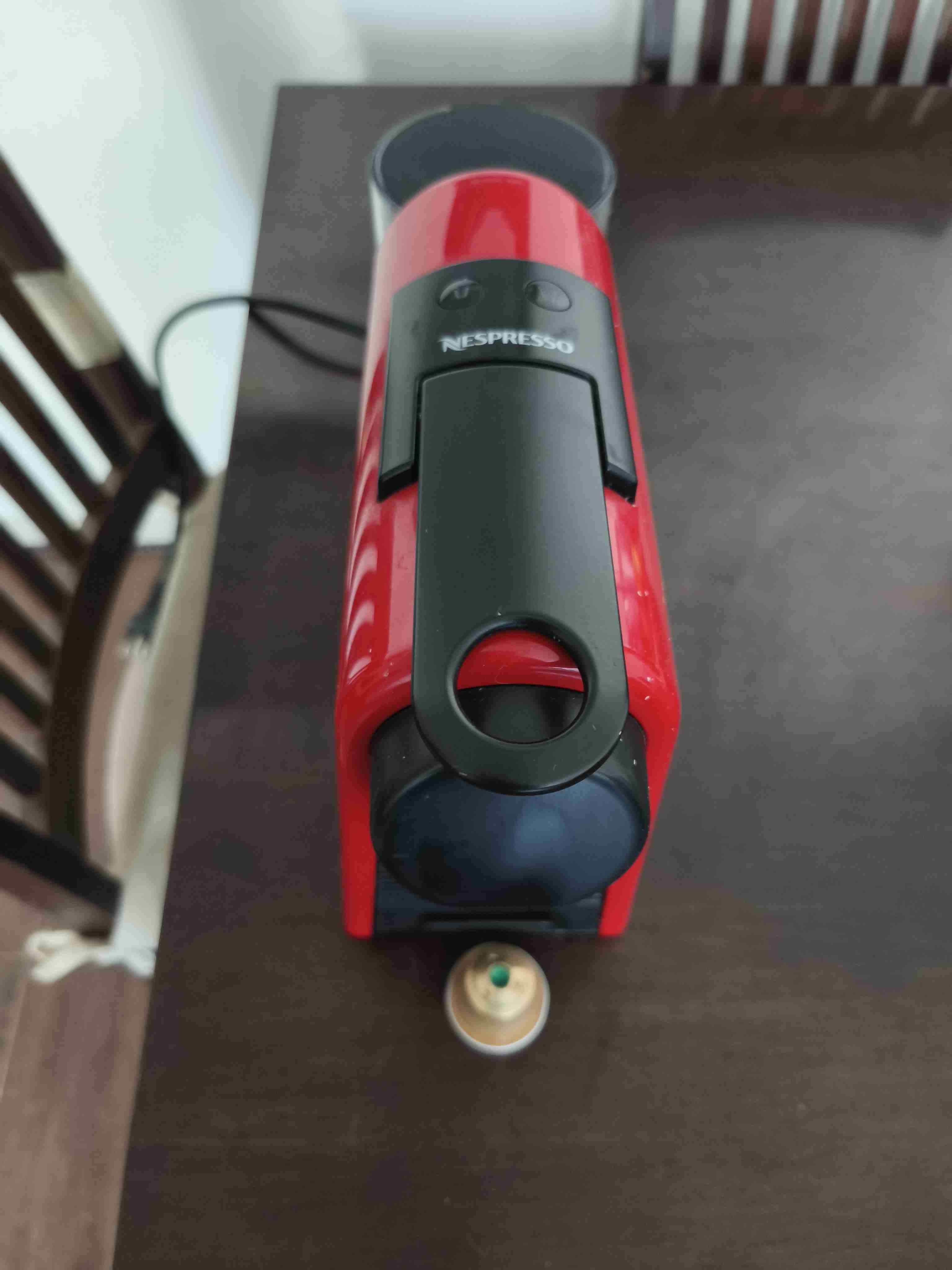 Máquina de café Nespresso roja - miniatura 3