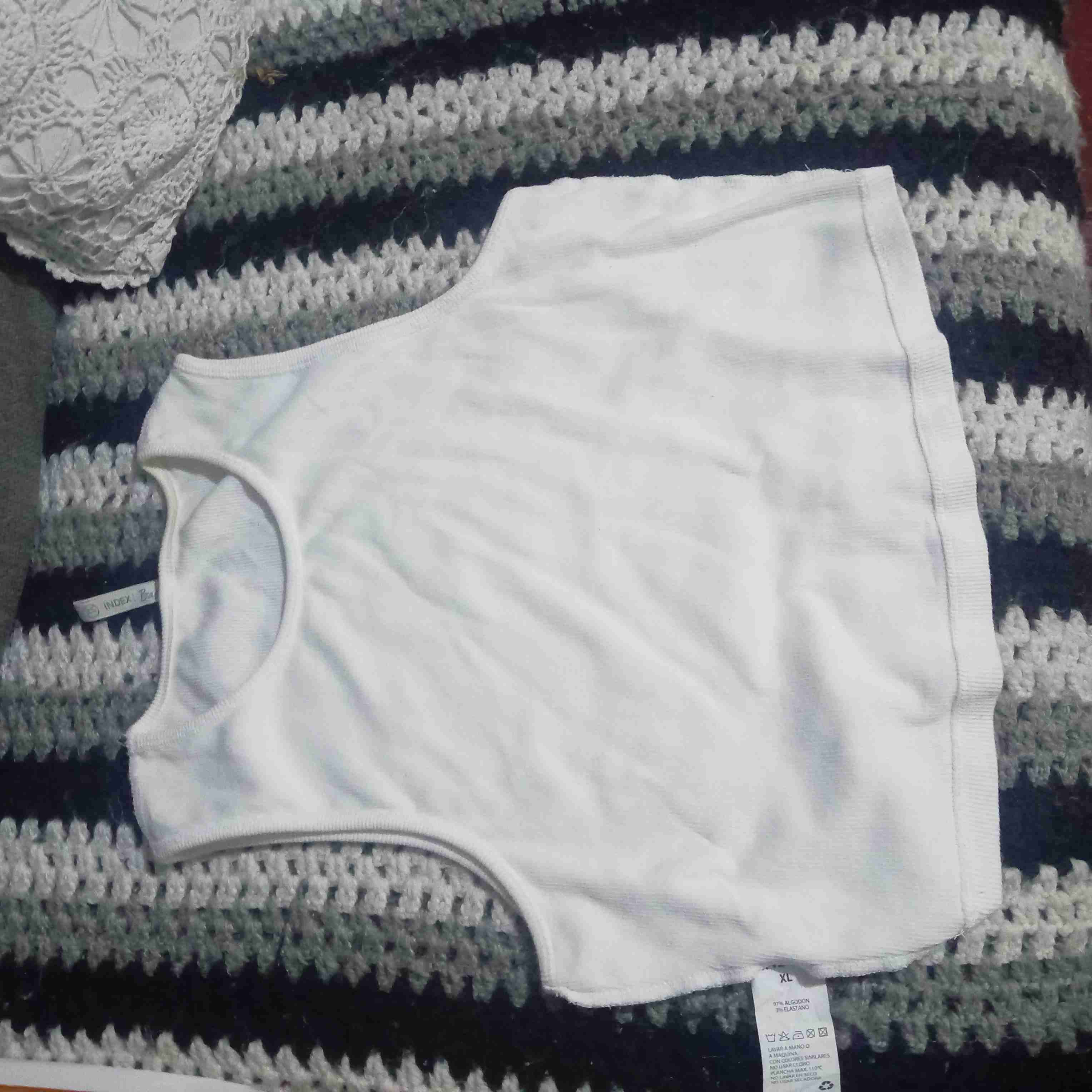 Polera sin mangas blanca talla XL chica - miniatura 1