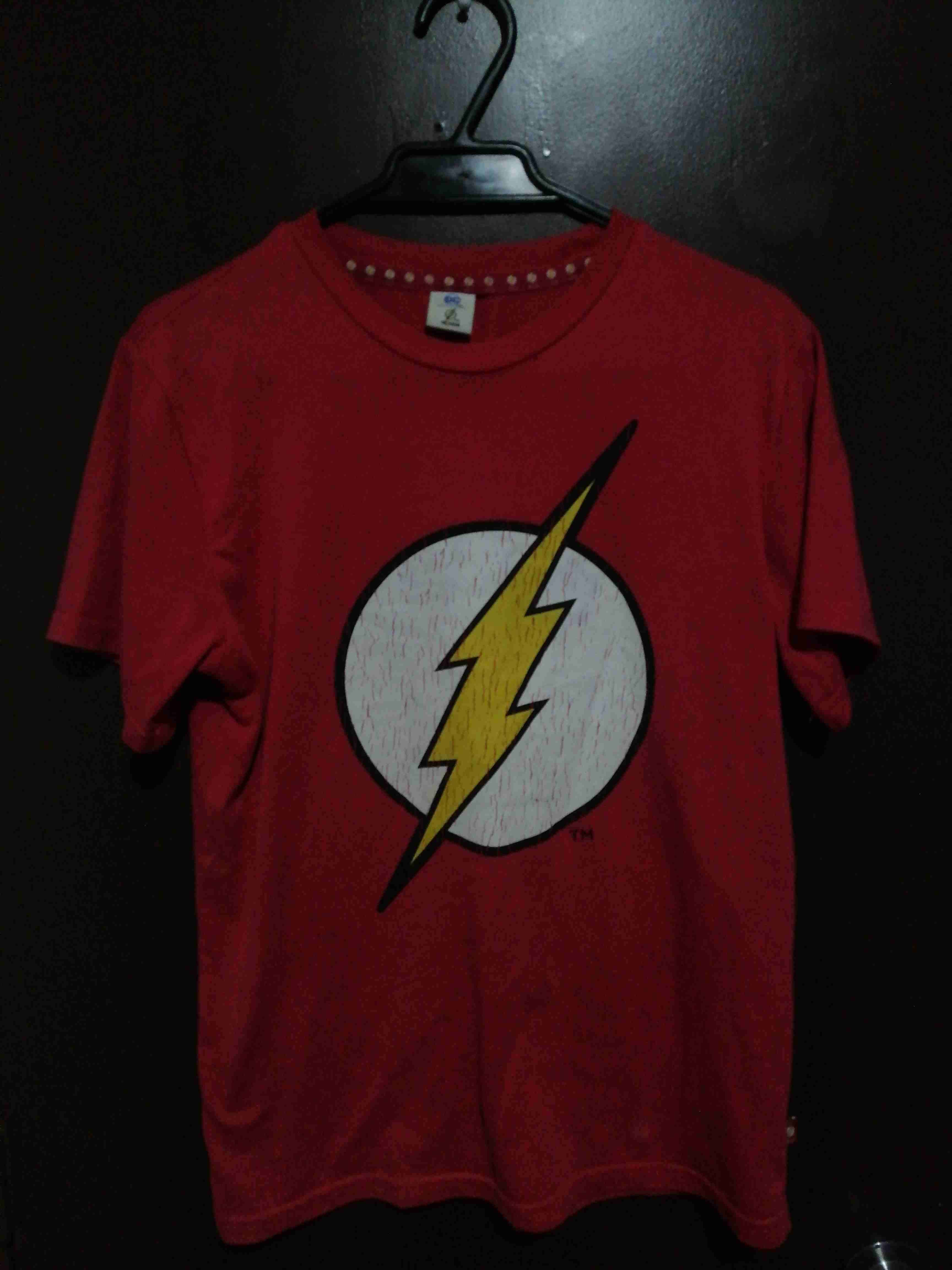 Polera roja con logo Flash - miniatura 1