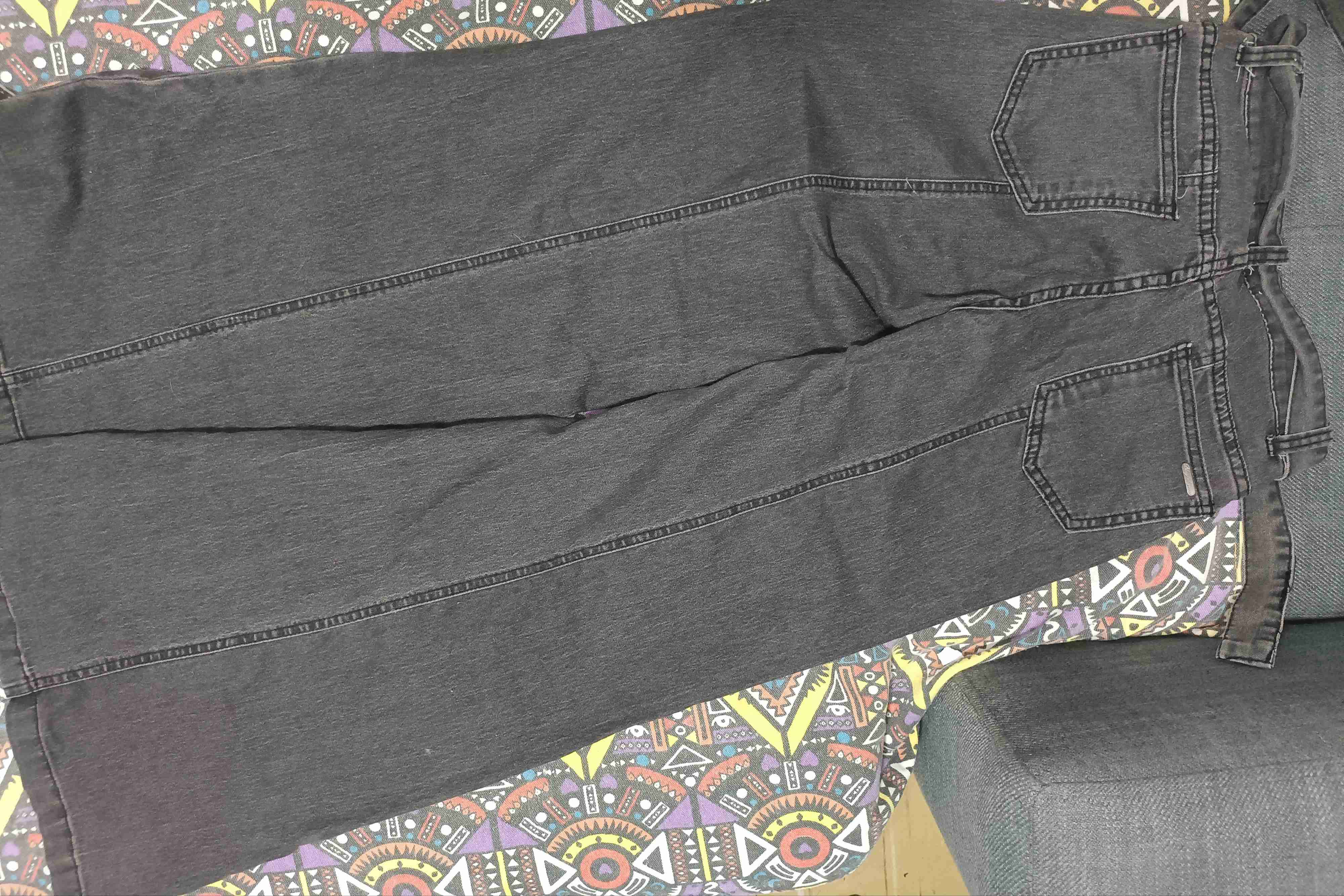 Jean gris oscuro estilo clásico - miniatura 1