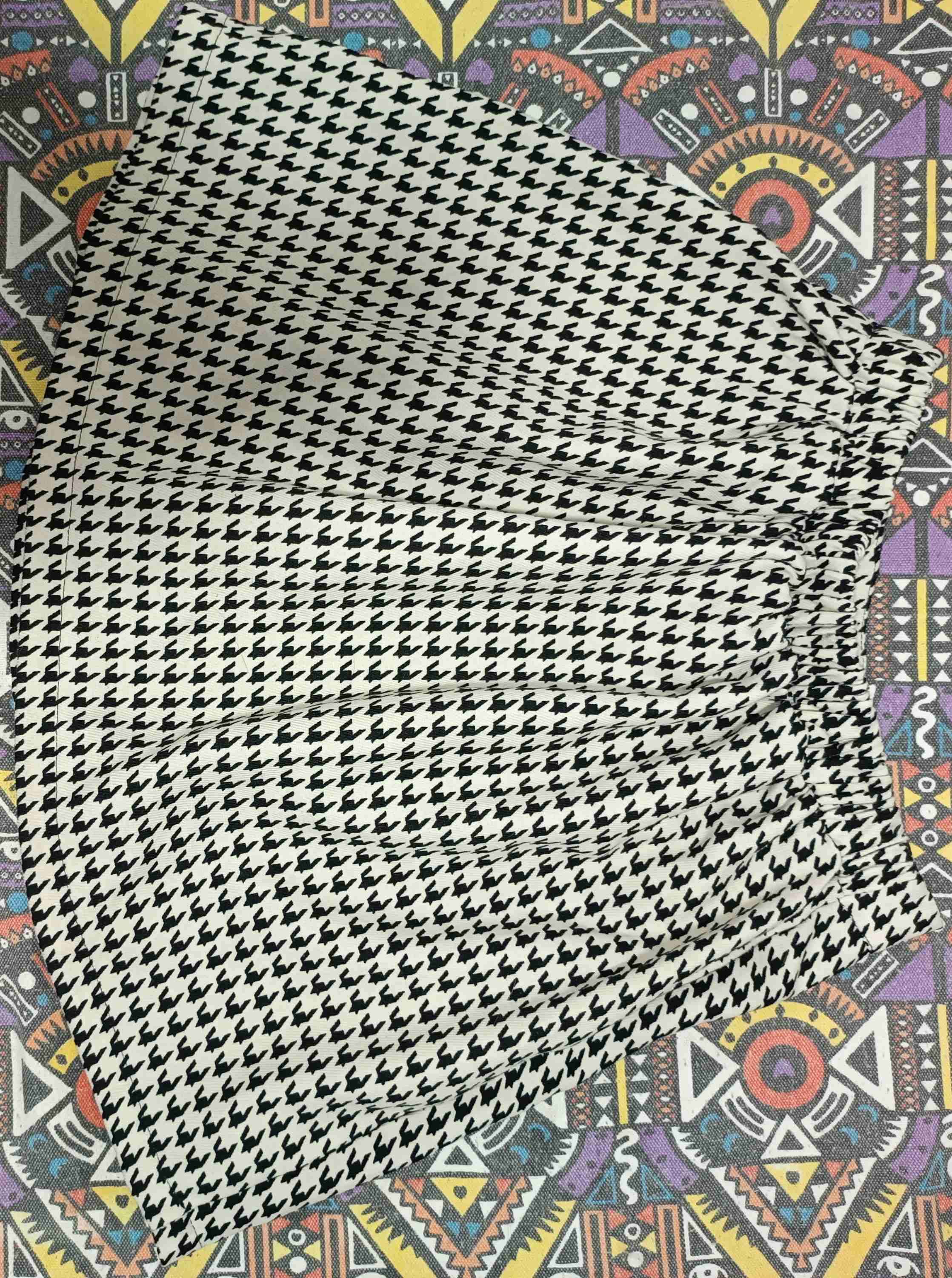 Falda blanco y negro dama - miniatura 2