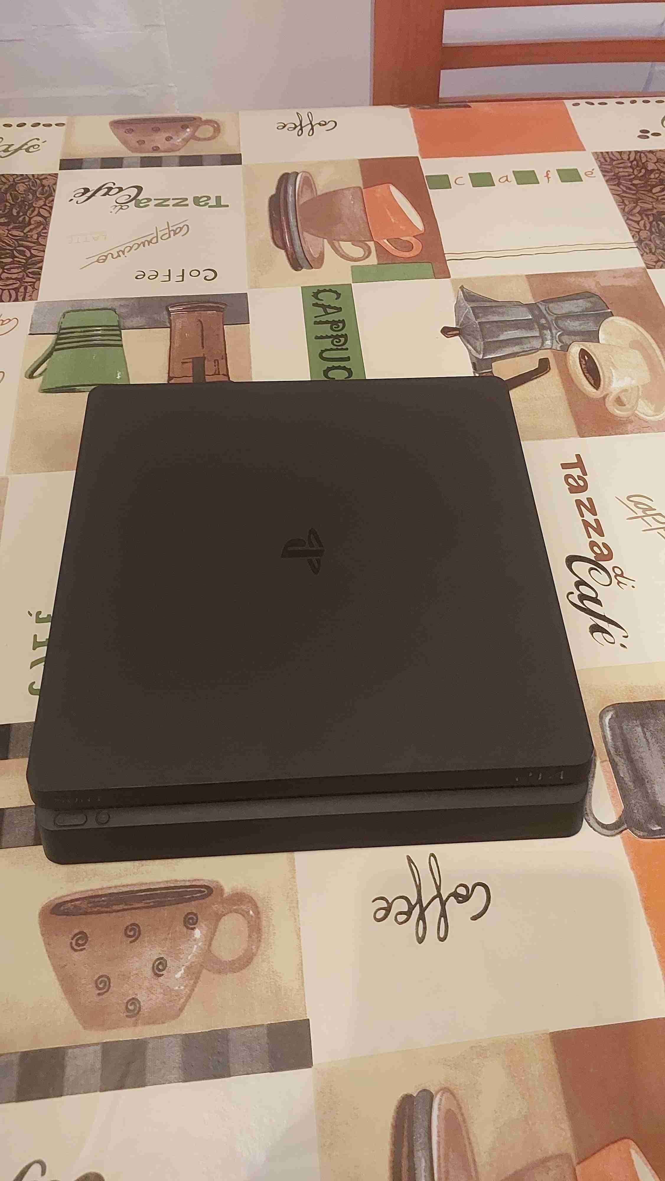 Consola de videojuegos PS4 slim 1TB - miniatura 2