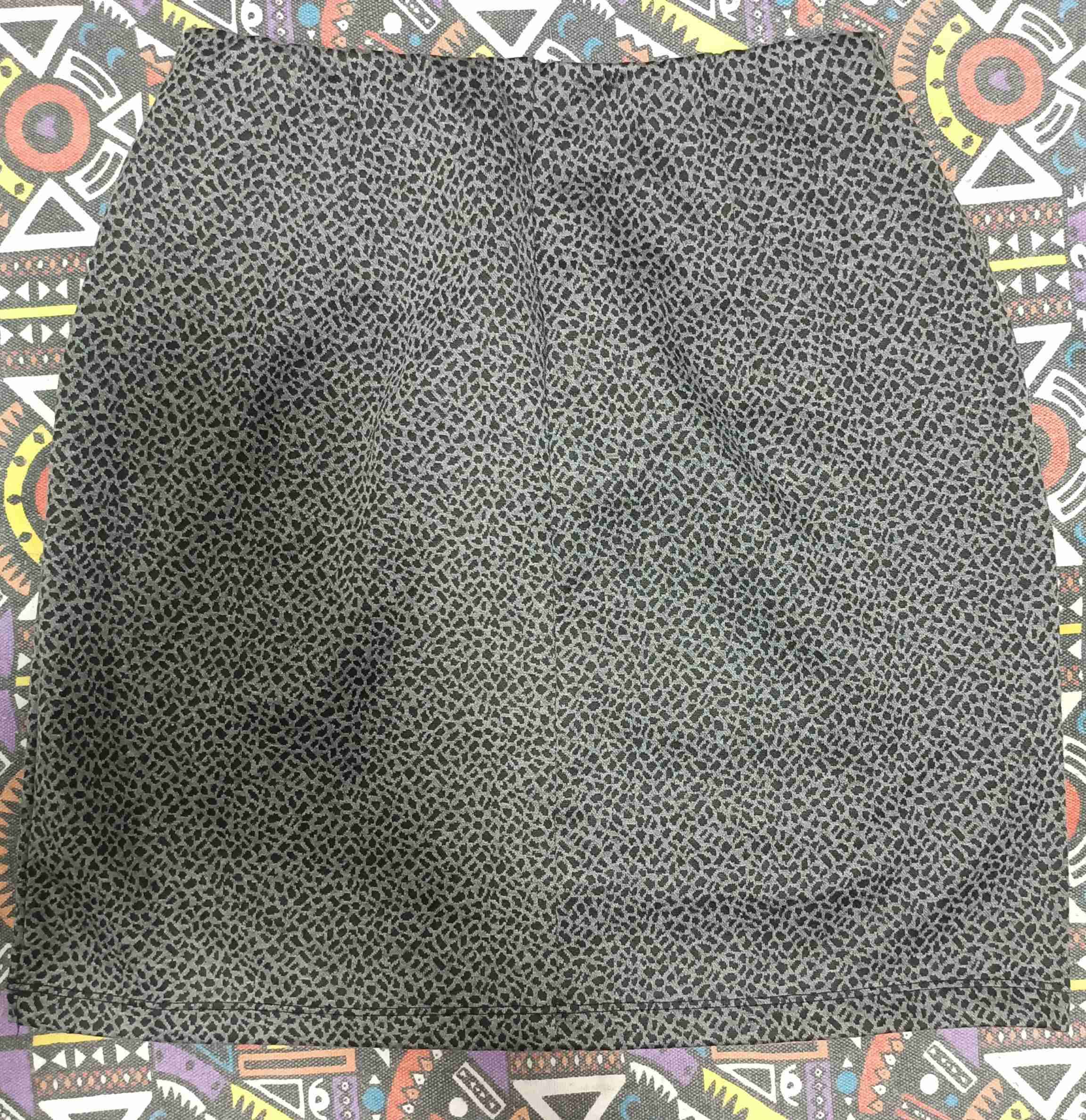 Falda negra con estampado talla XS - miniatura 2