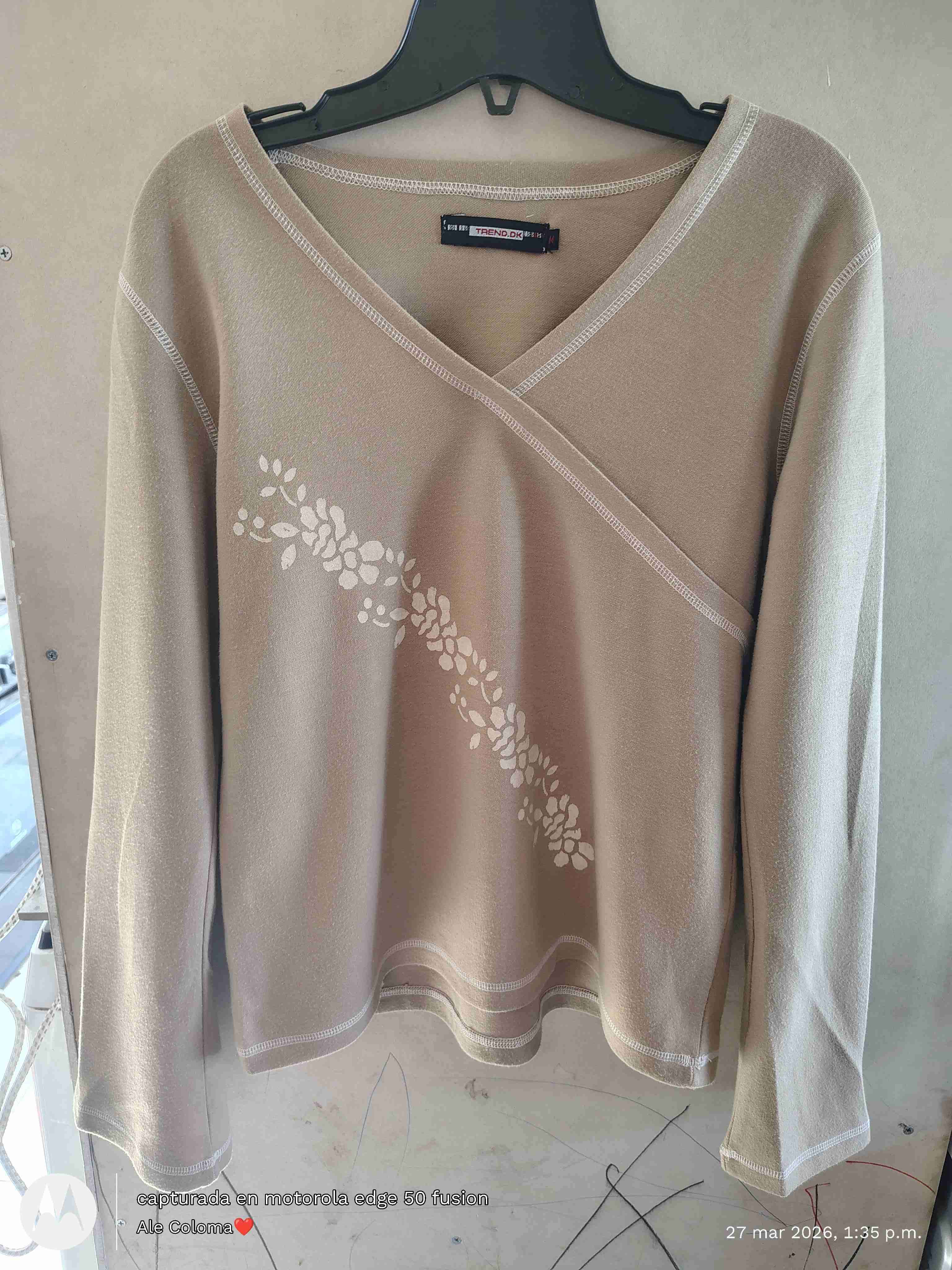 Polerón rosado para mujer - miniatura 2