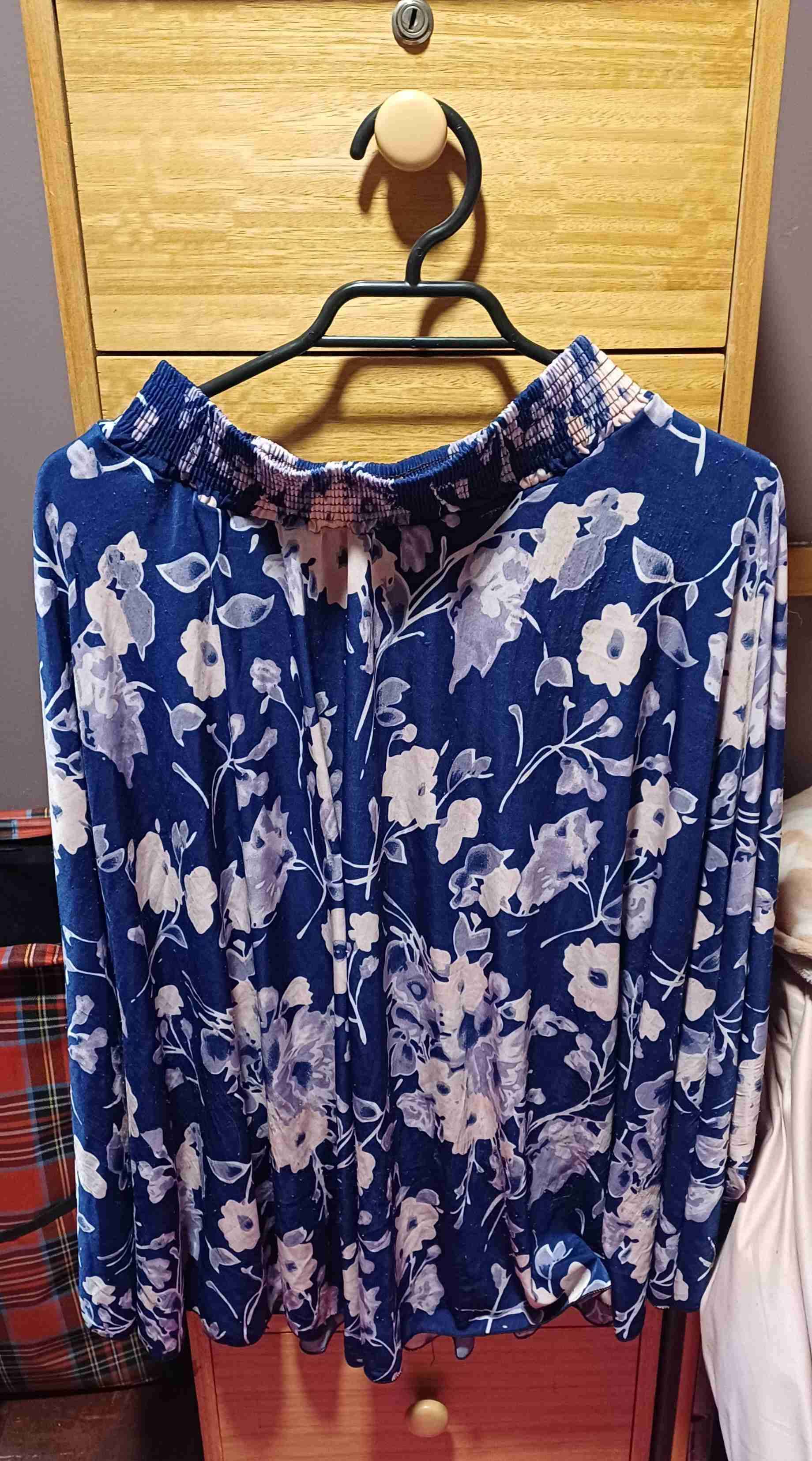 Falda azul floral - miniatura 2