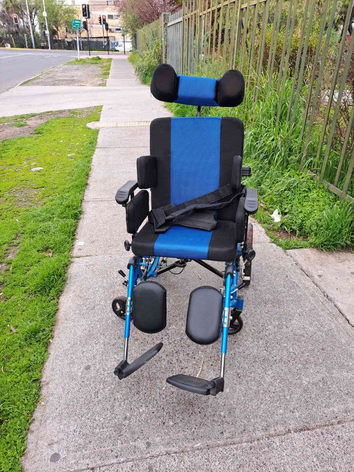 Silla de ruedas ortopédica de adulto - miniatura 2