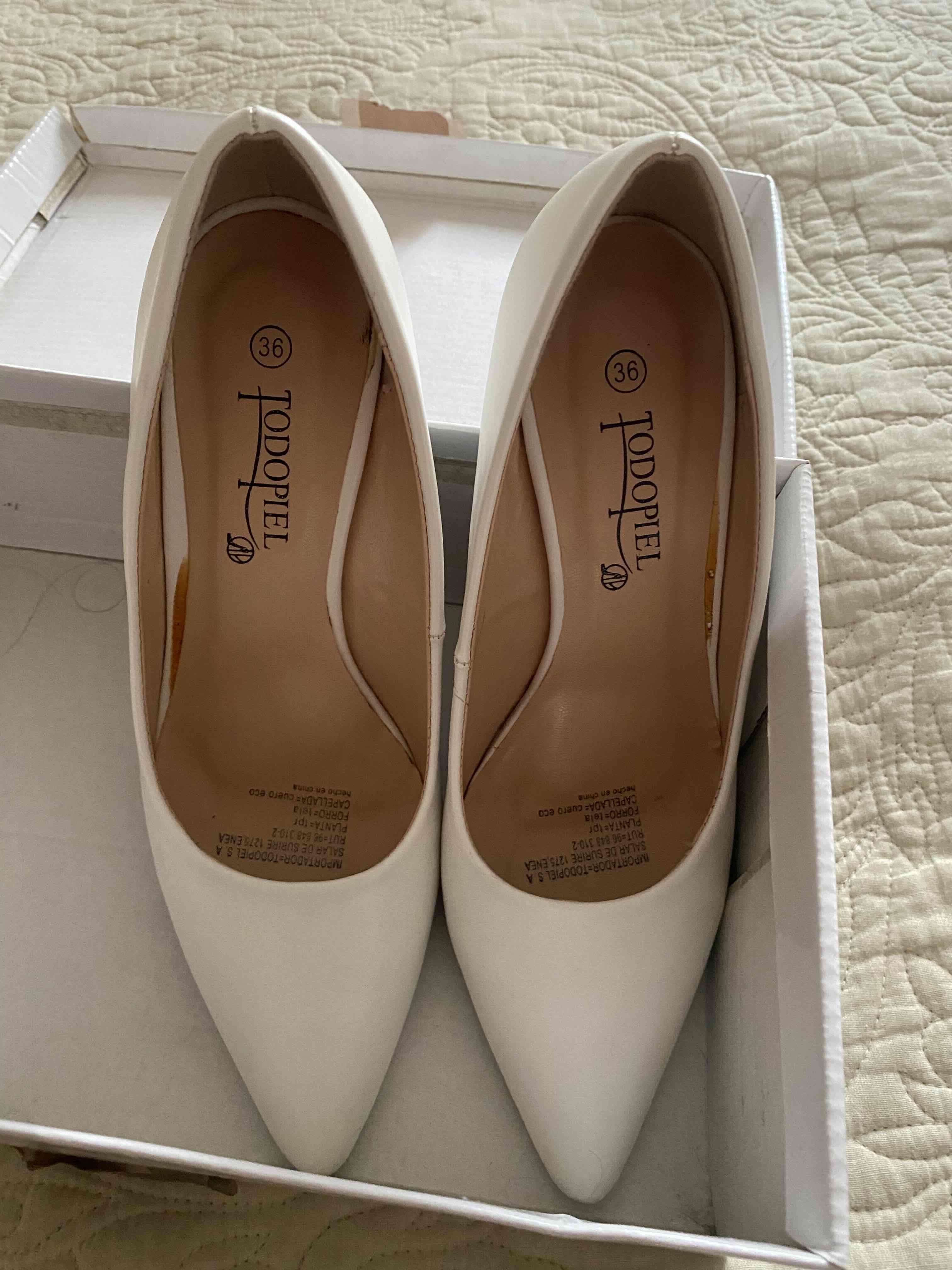 Zapatos de taco alto blancos - miniatura 3