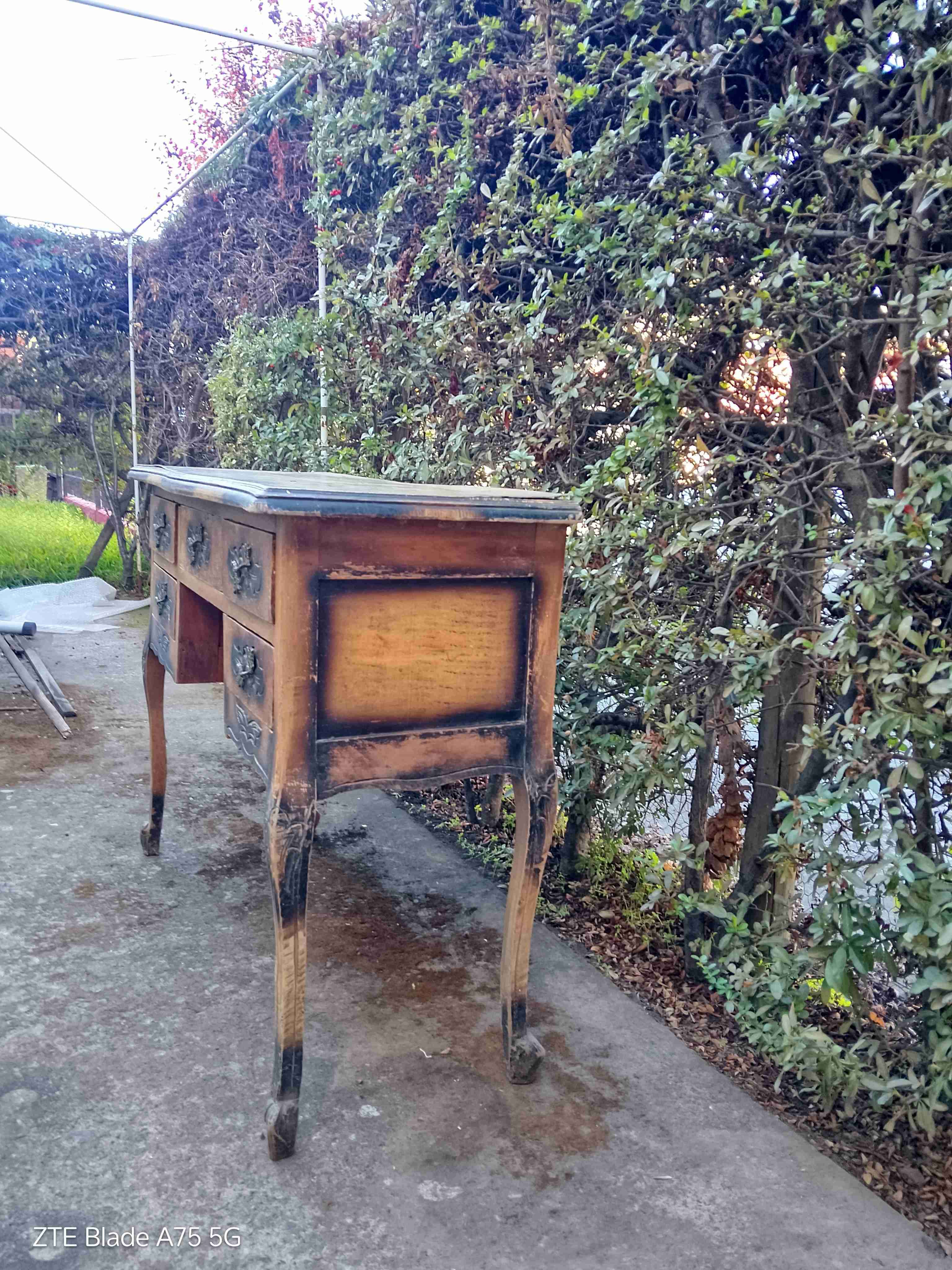 Escritorio antiguo de madera - miniatura 4