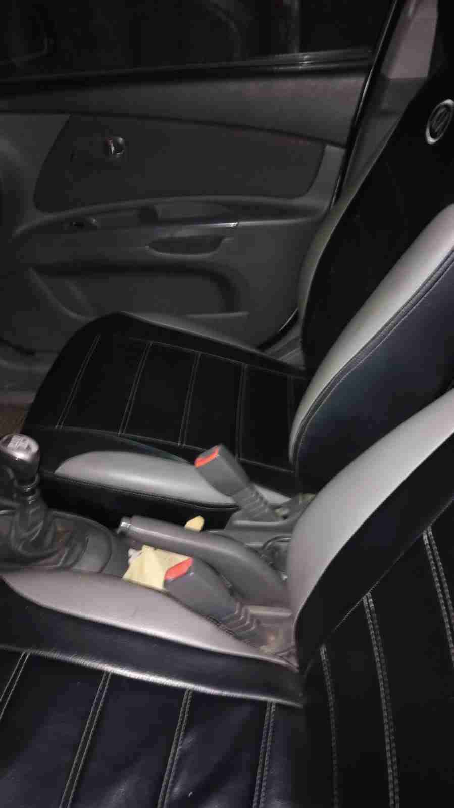 Auto sedán gris kia rio 2009 - miniatura 6