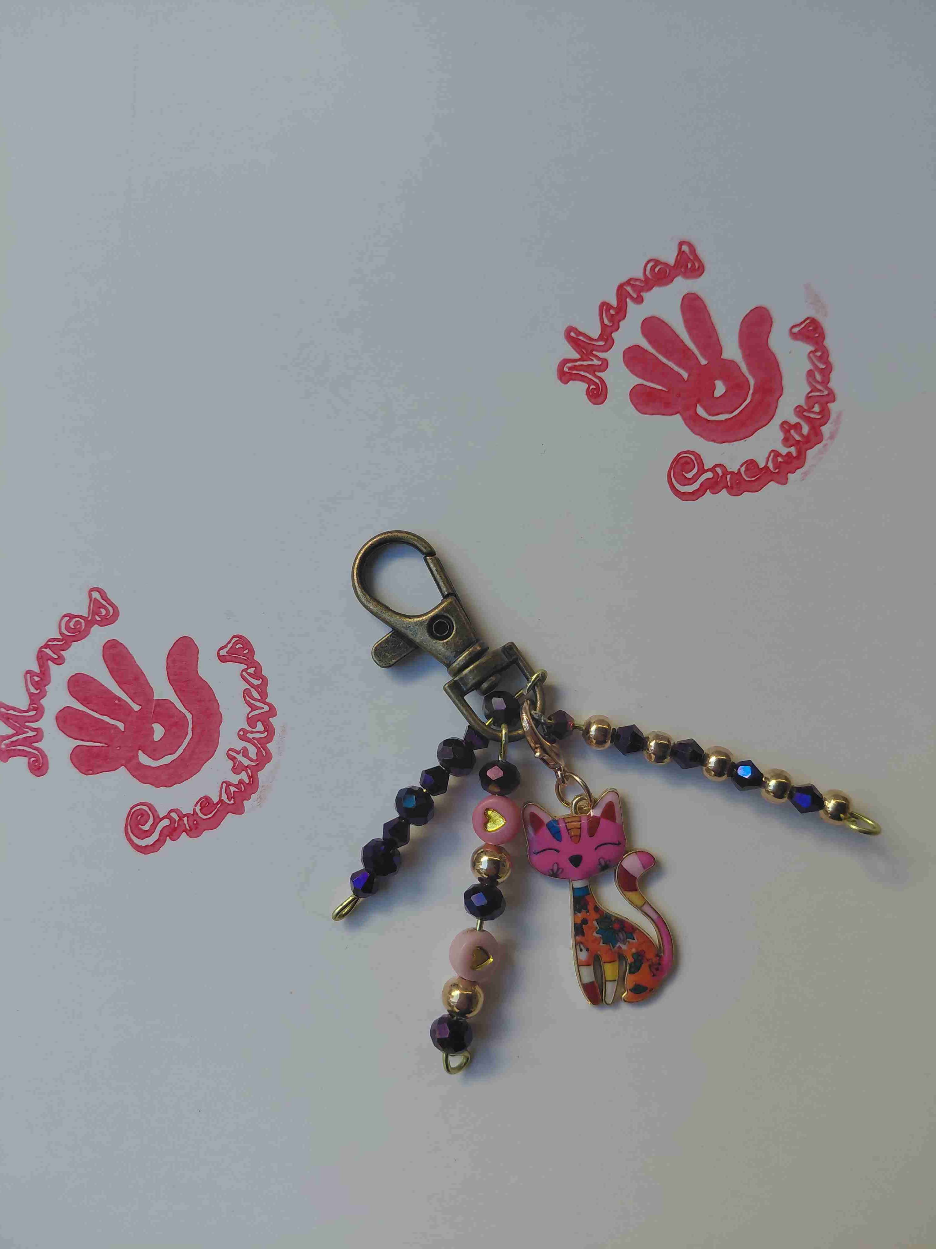 Llavero de gato con cuentas rojas - miniatura 4