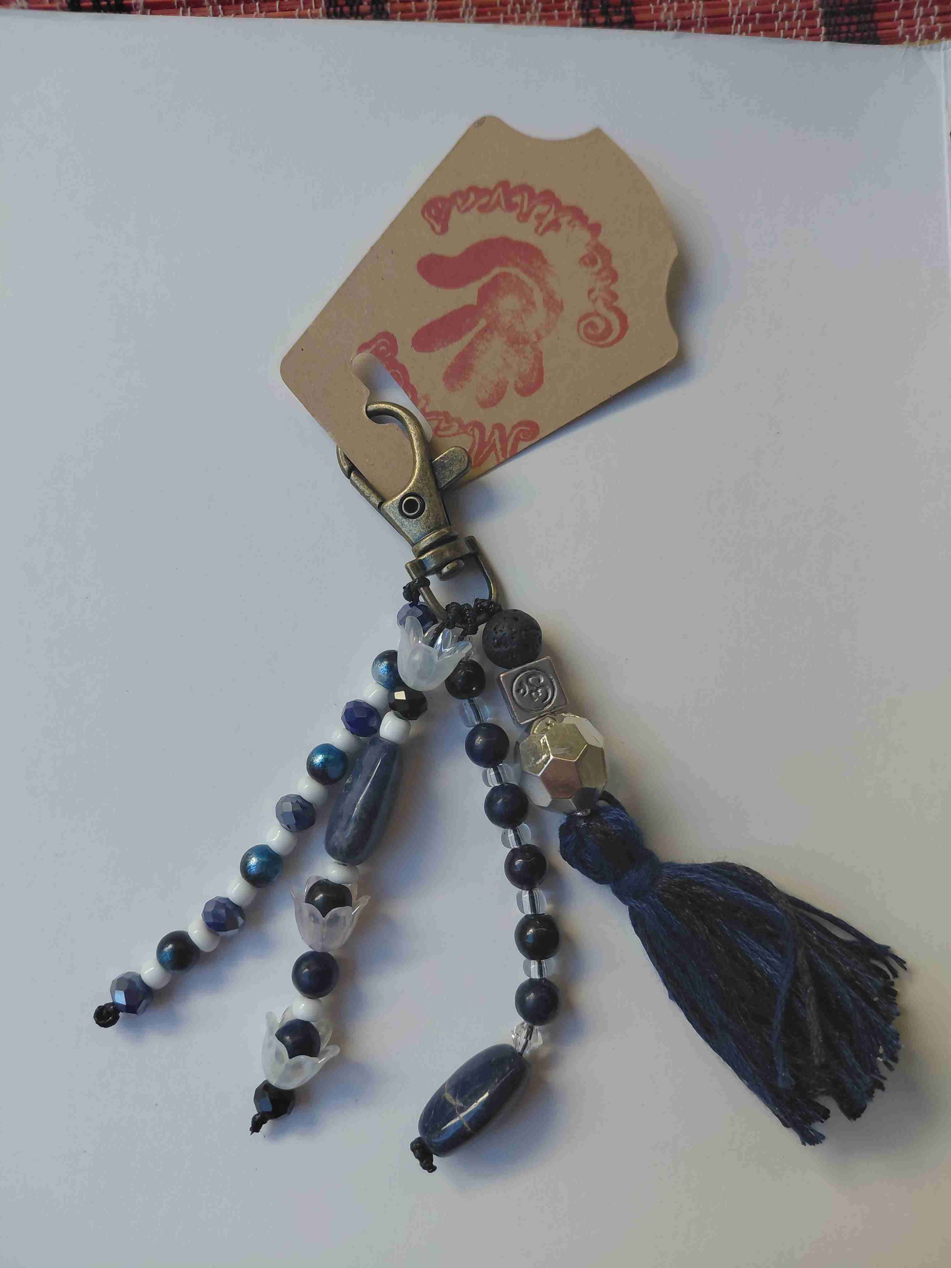 Llavero de gato con cuentas rojas - miniatura 5