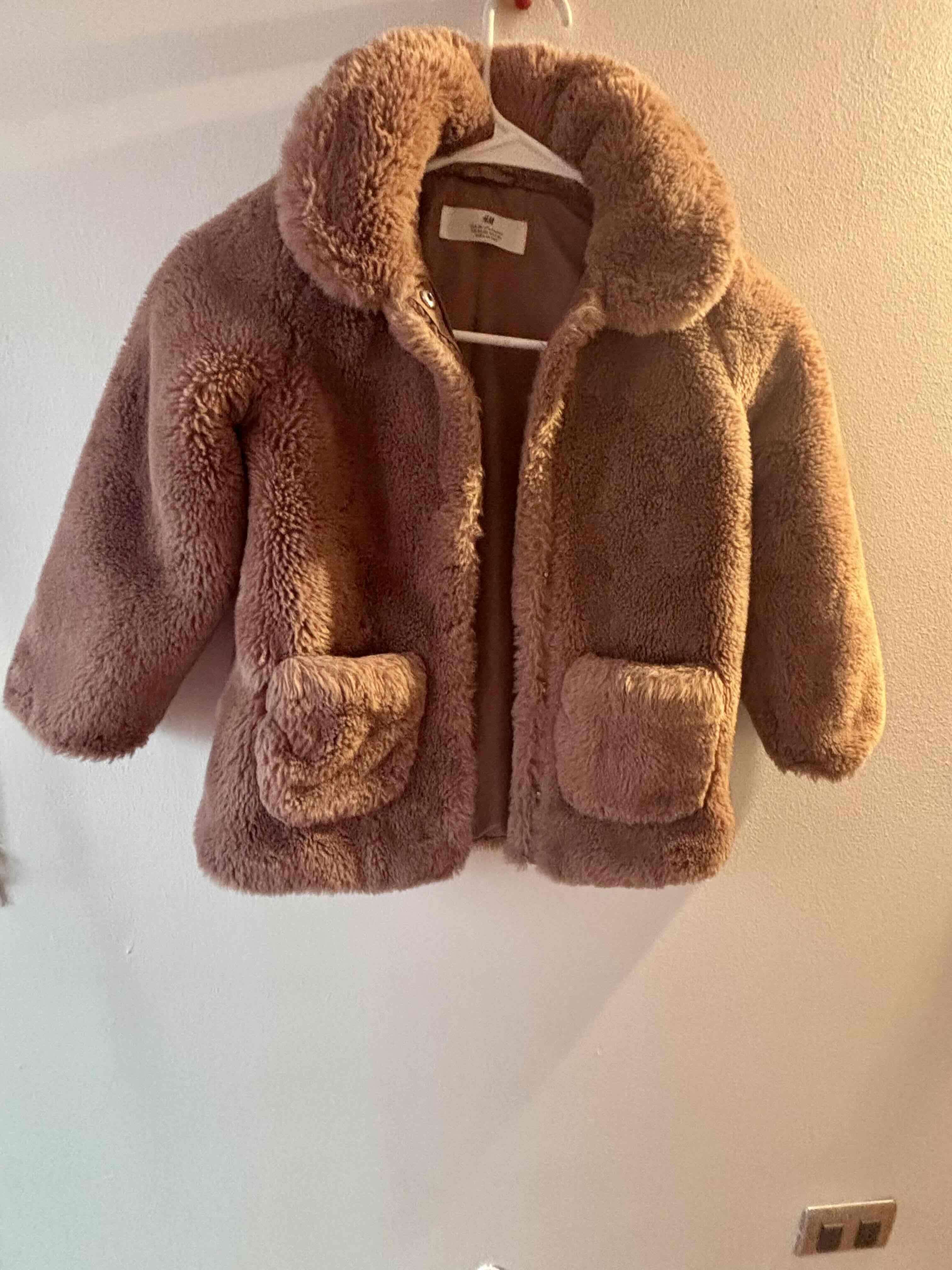 Chaqueta infantil Zara peluda - miniatura 2