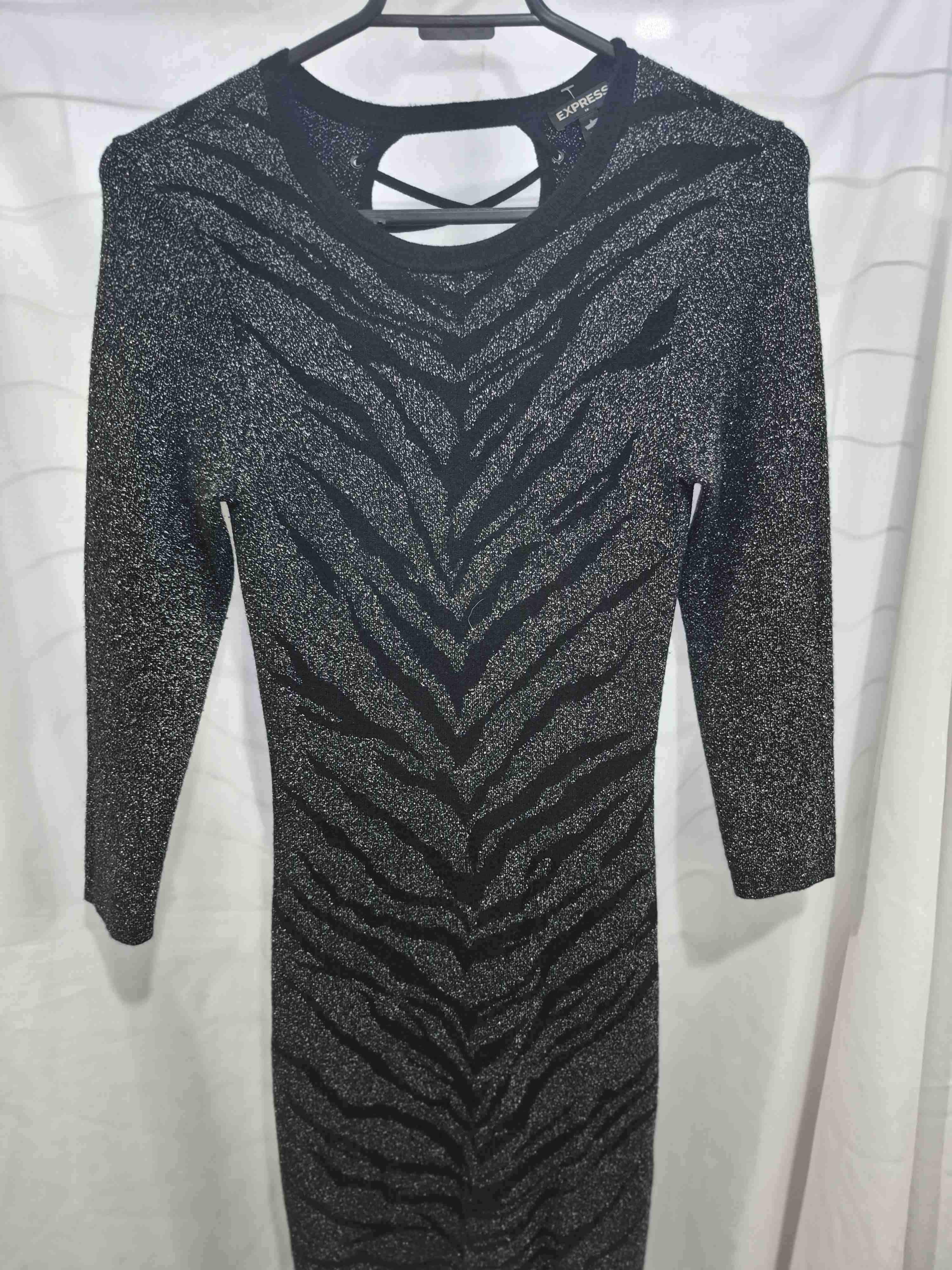 Vestido negro con brillo - miniatura 1