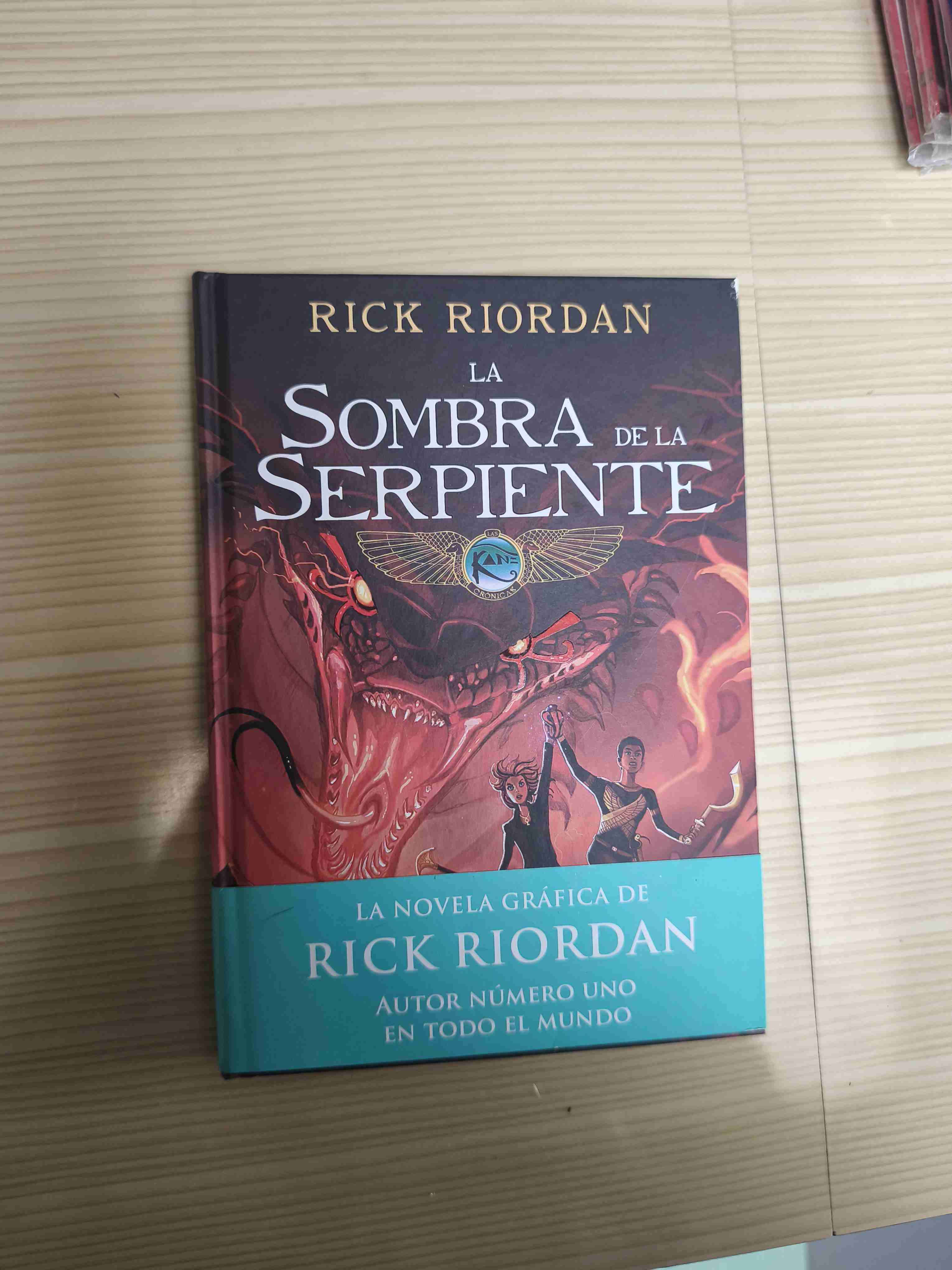 La Sombra de la Serpiente - Rick Riordan