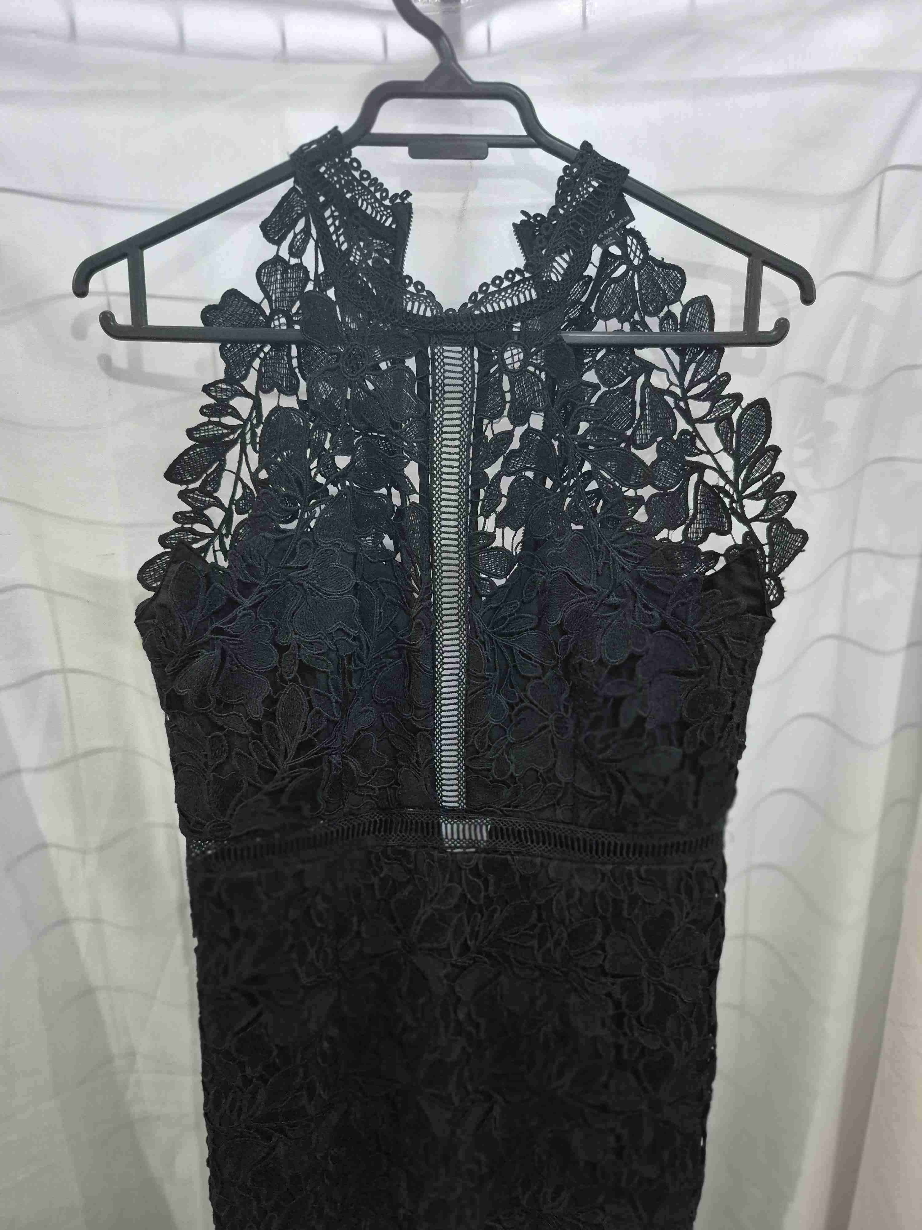 Vestido de encaje negro elegante - miniatura 1