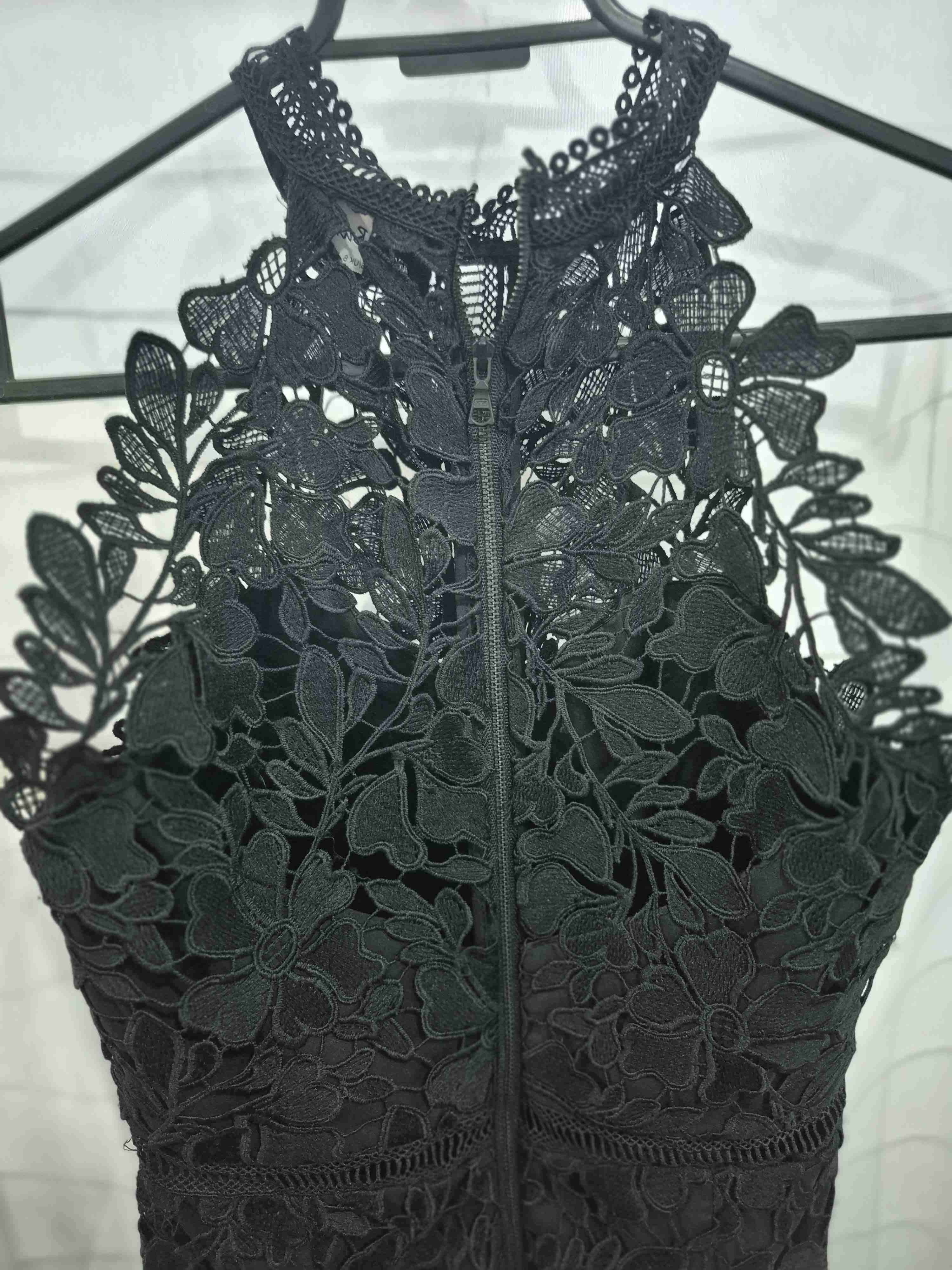 Vestido de encaje negro elegante - miniatura 4